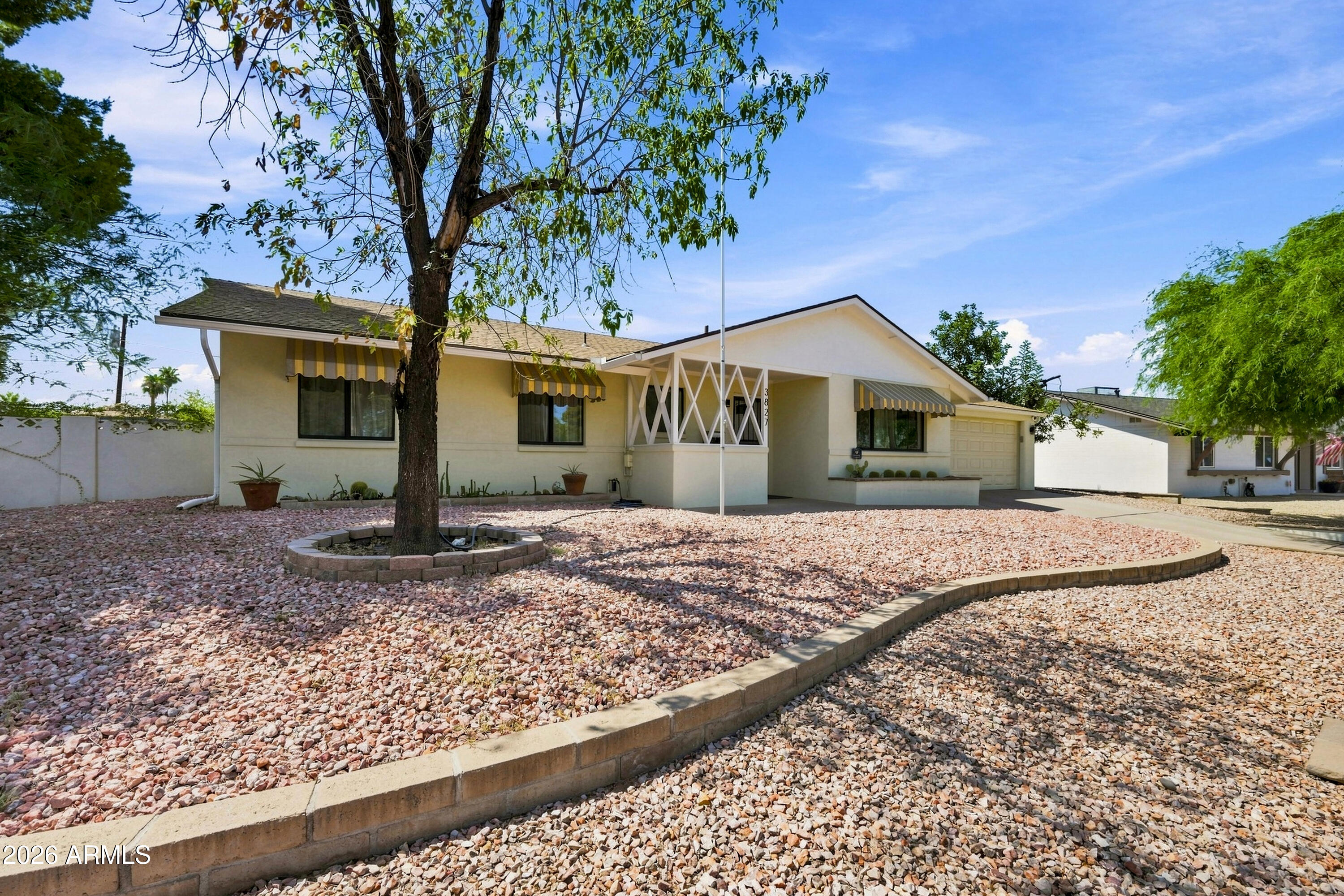 3827 E MERCER Lane