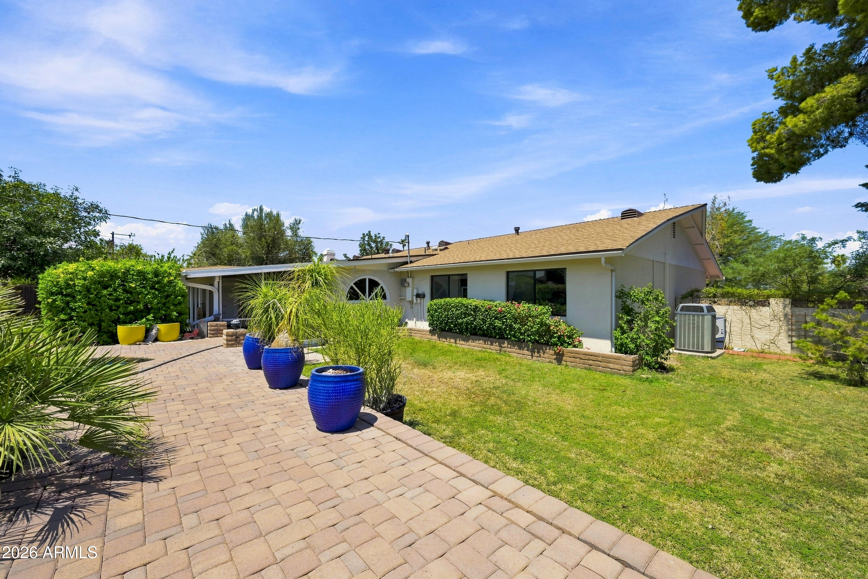 3827 E MERCER Lane