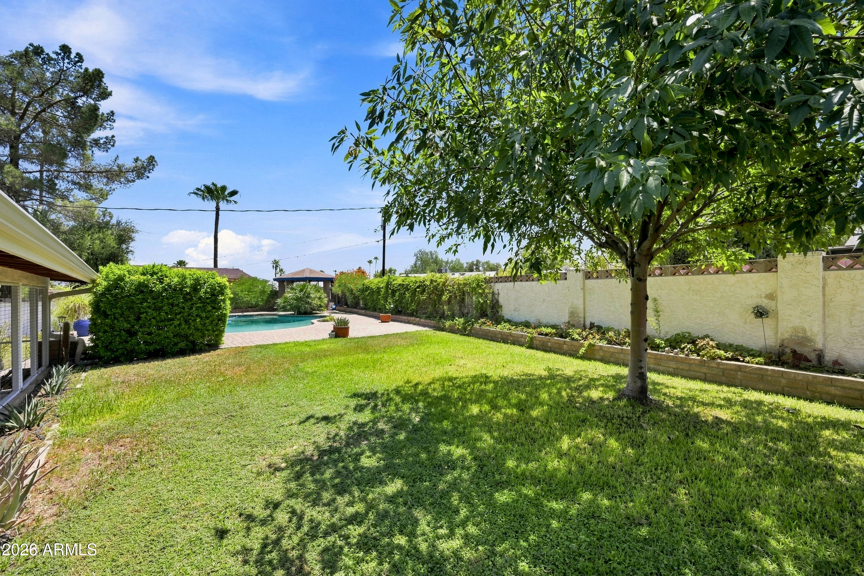 3827 E MERCER Lane