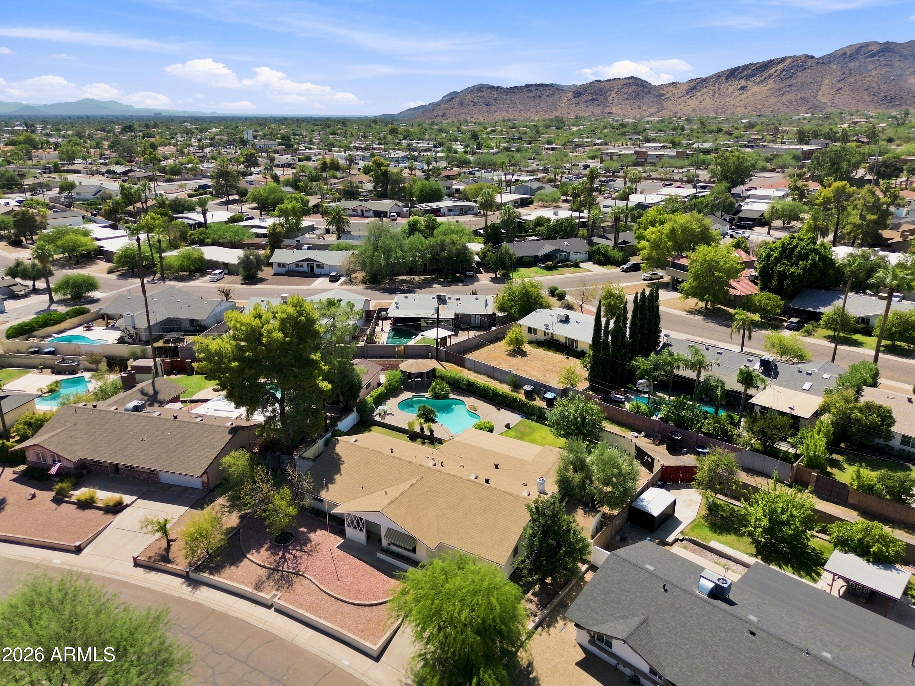 3827 E MERCER Lane