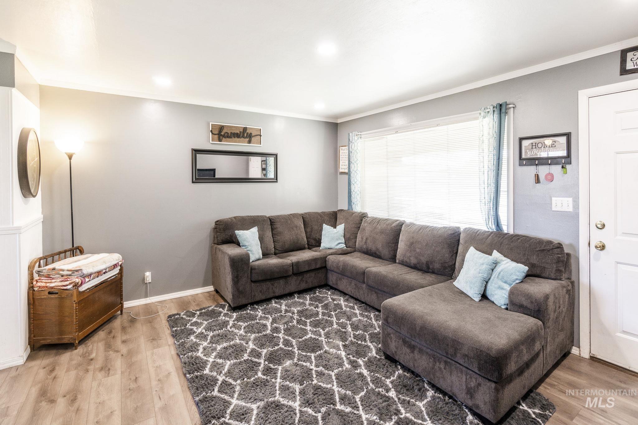 3395 Parke Ave.
