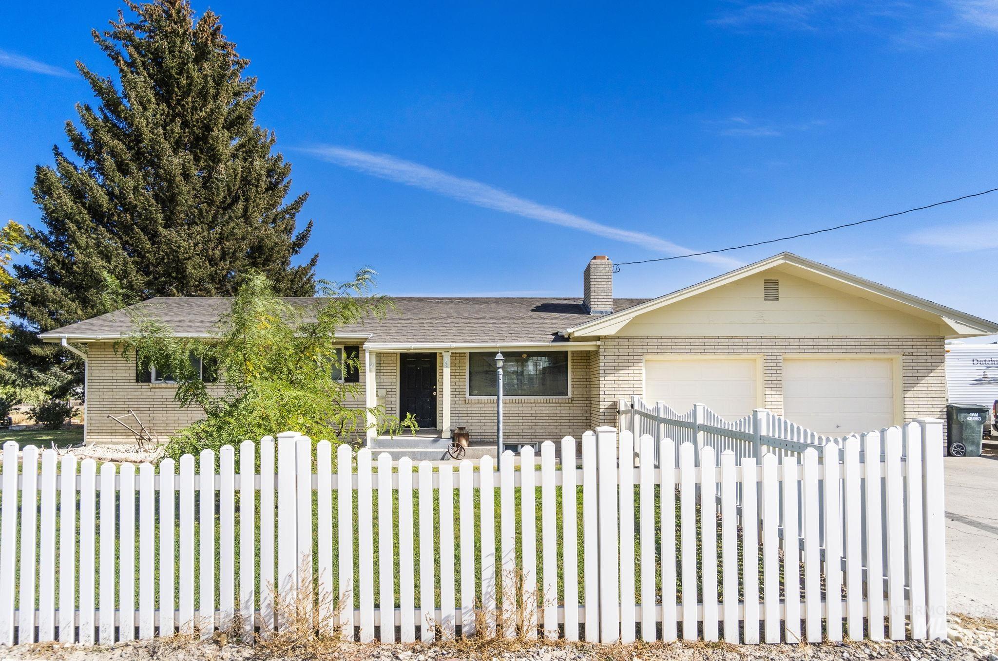 3395 Parke Ave.