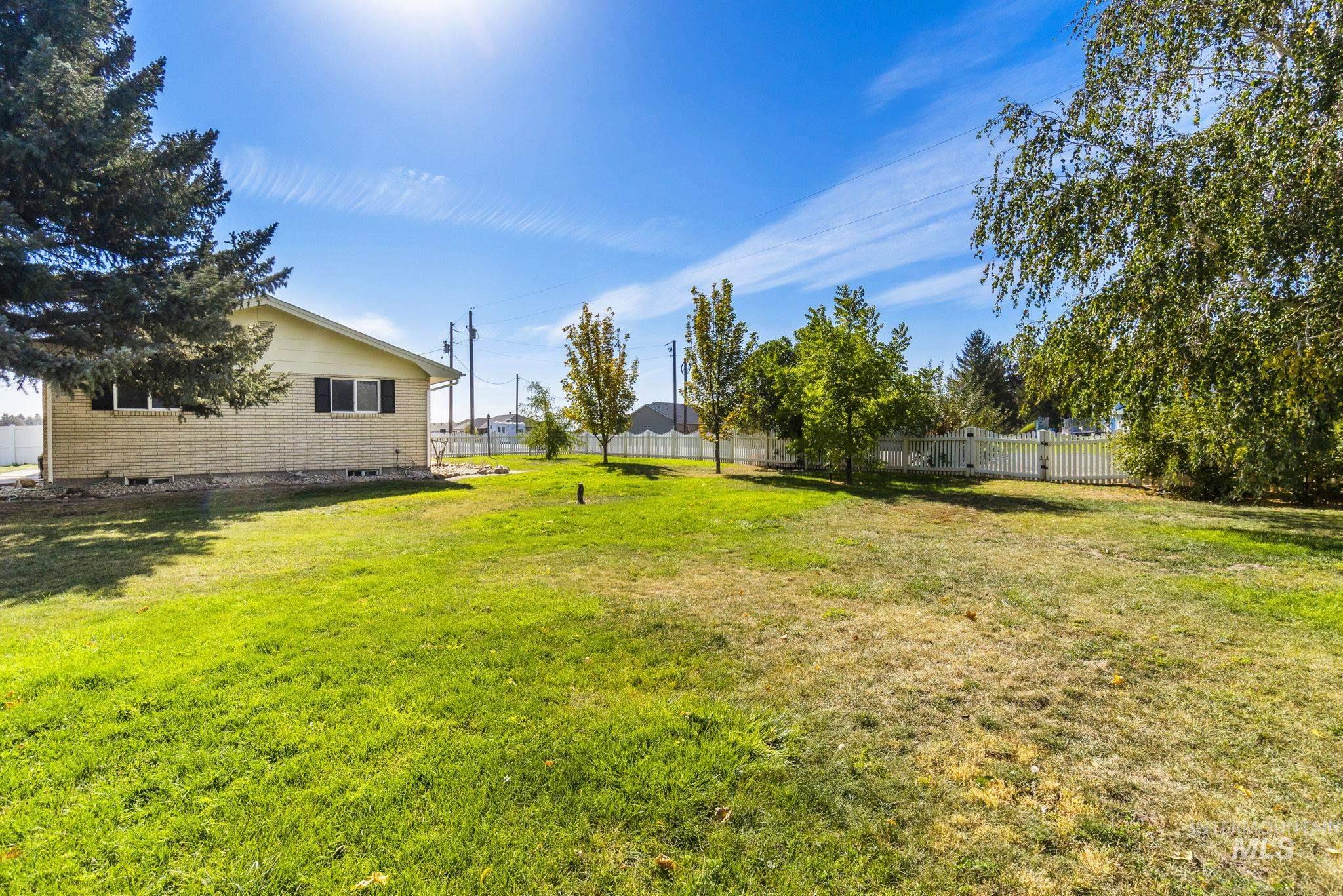 3395 Parke Ave.