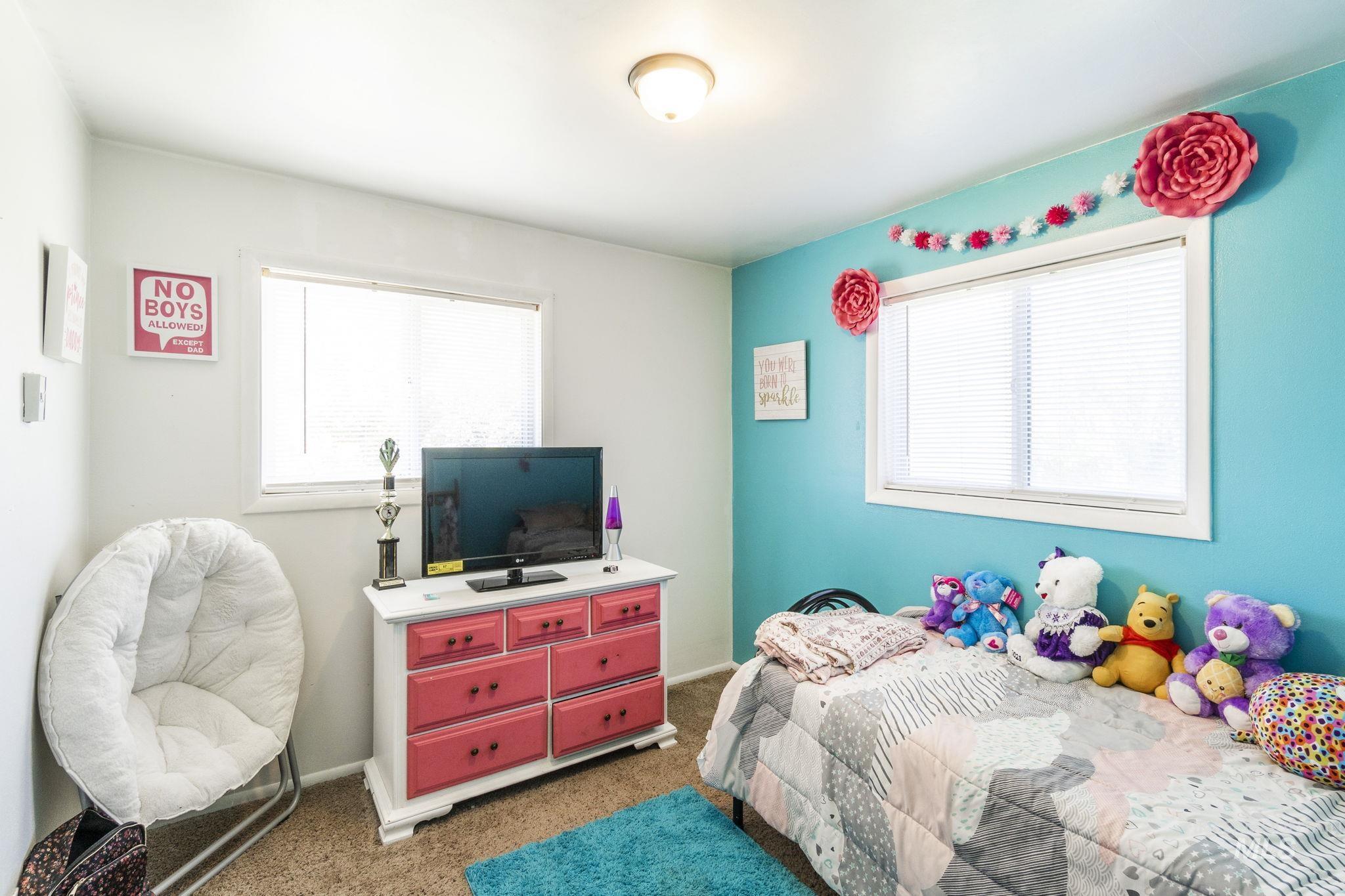3395 Parke Ave.