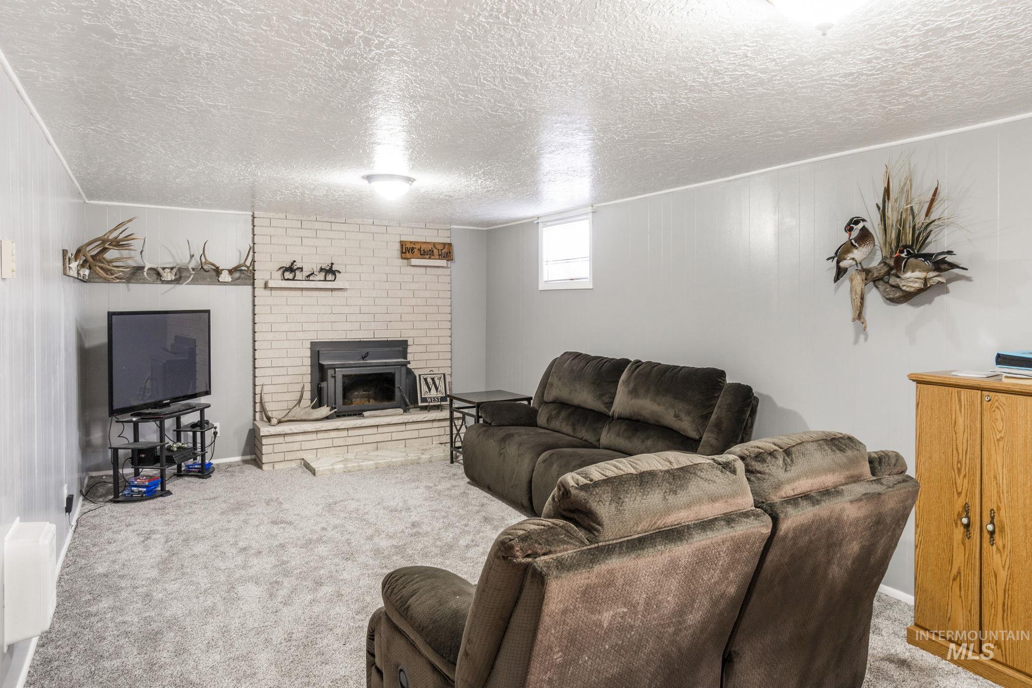3395 Parke Ave.