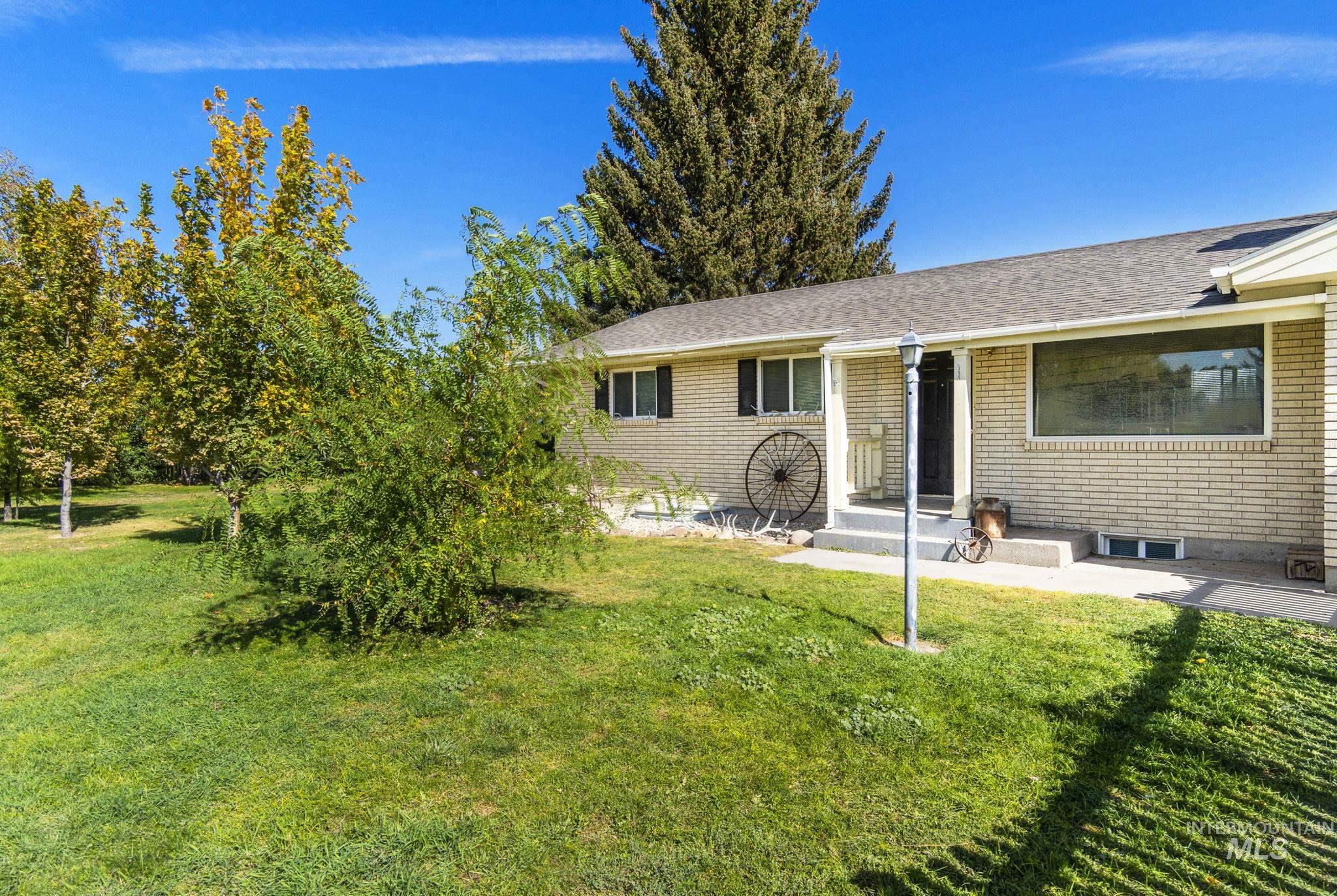 3395 Parke Ave.