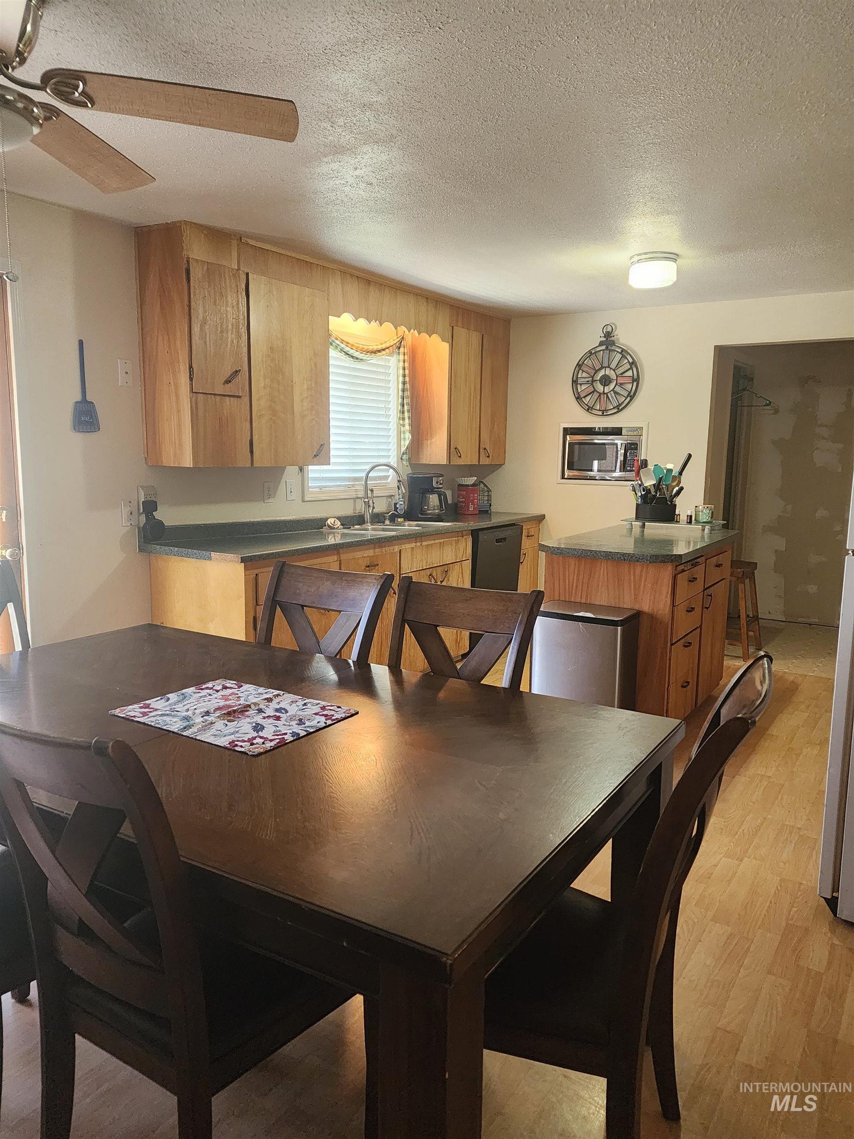 104 N 6th Street E