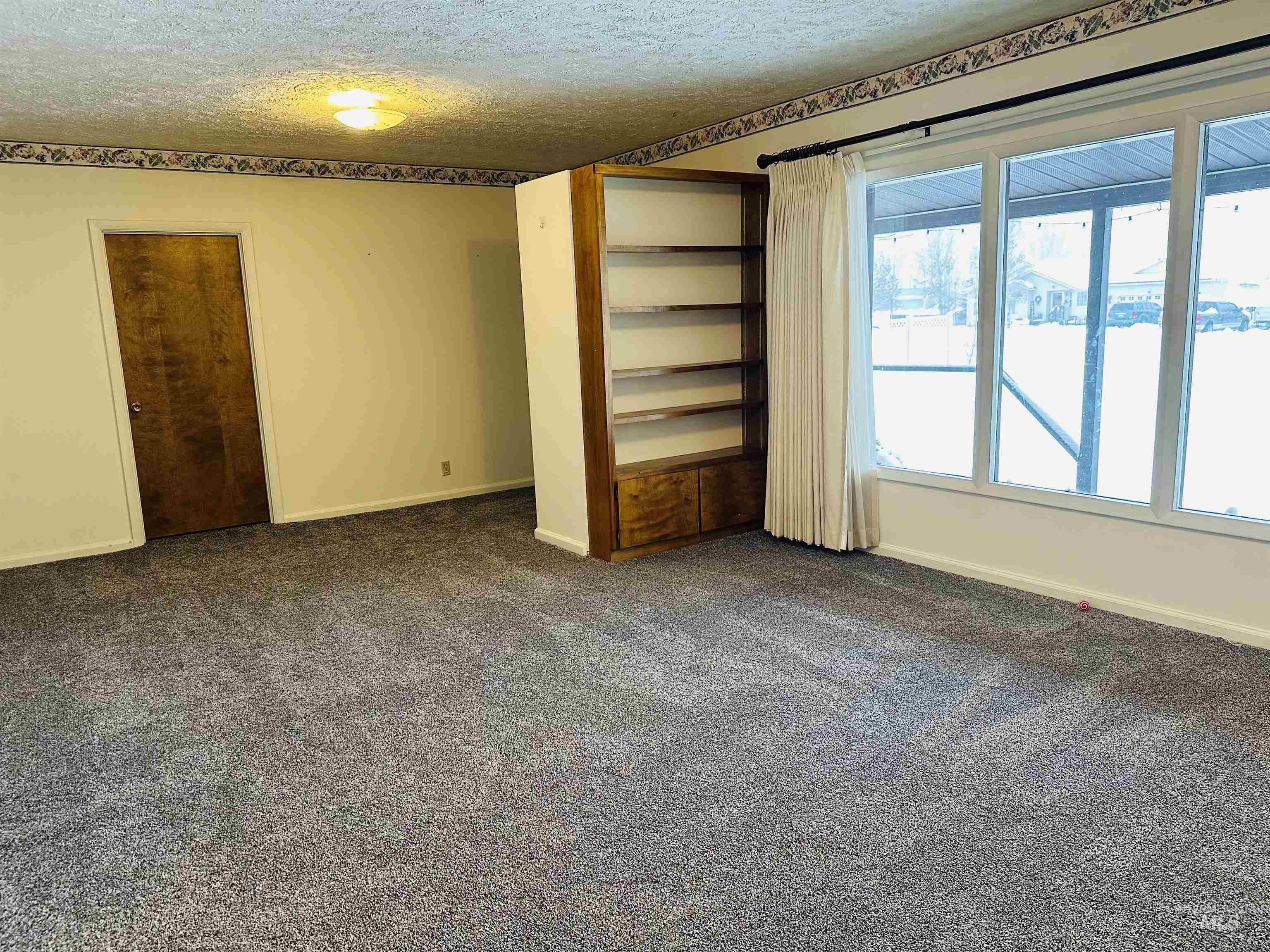 575 W 300 South