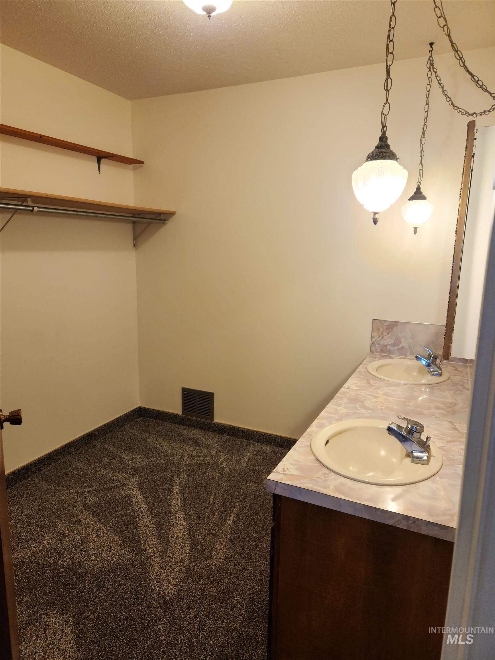 575 W 300 South