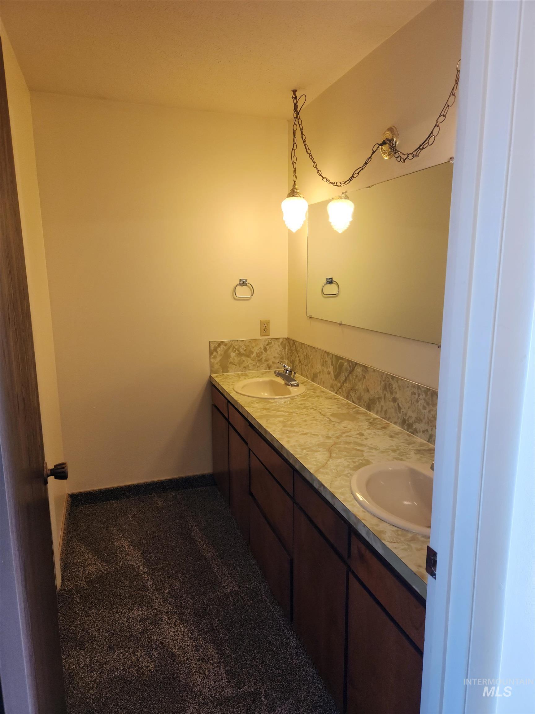 575 W 300 South