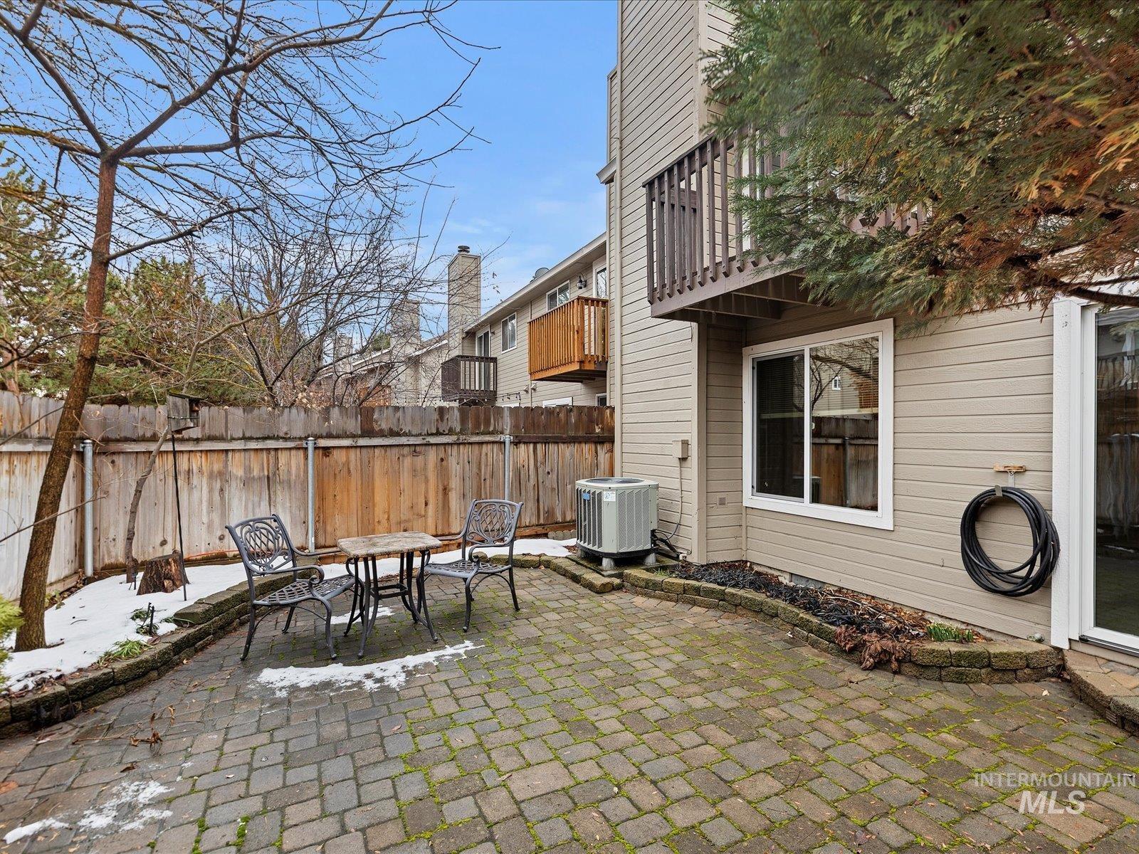 2558 S Falling Brook Ln