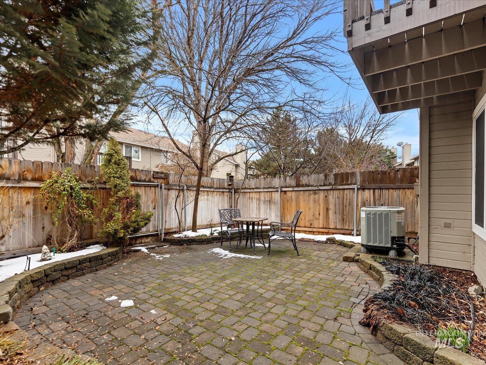 2558 S Falling Brook Ln