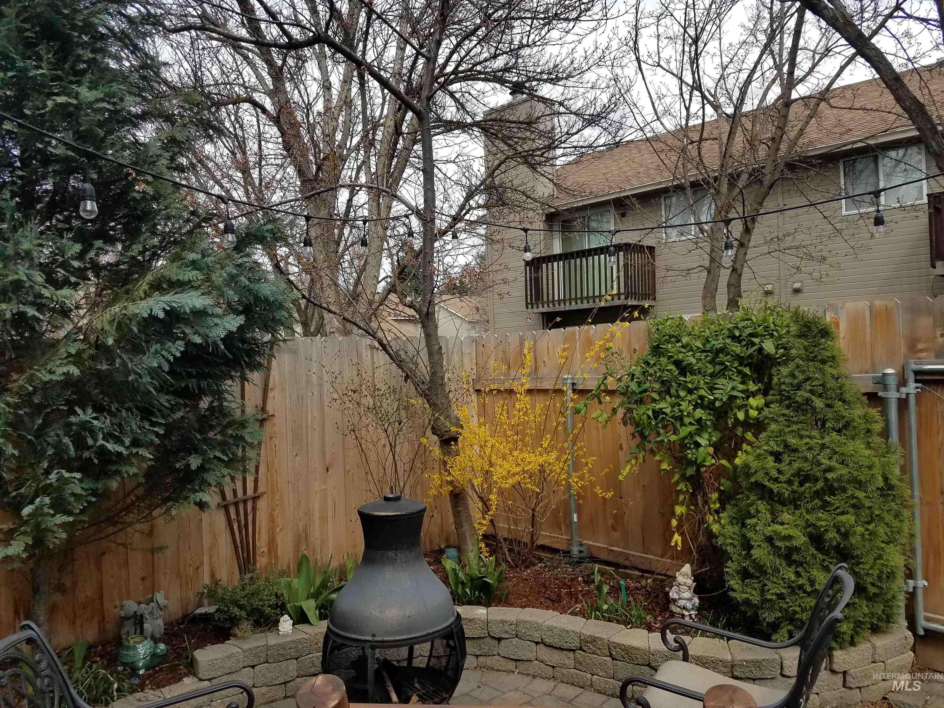 2558 S Falling Brook Ln