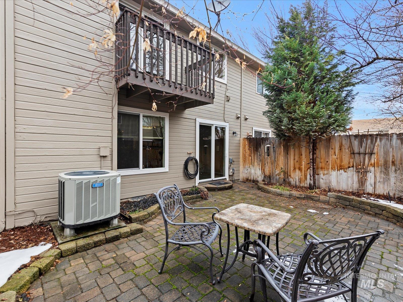 2558 S Falling Brook Ln