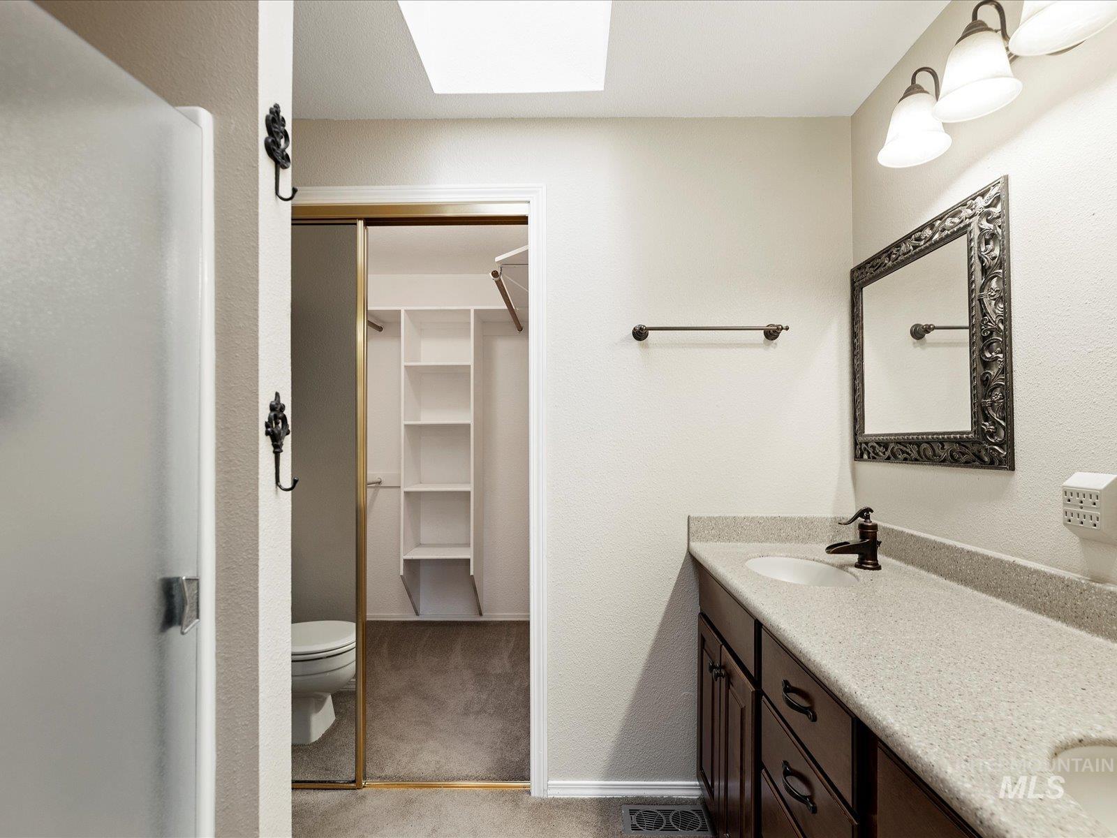 2558 S Falling Brook Ln