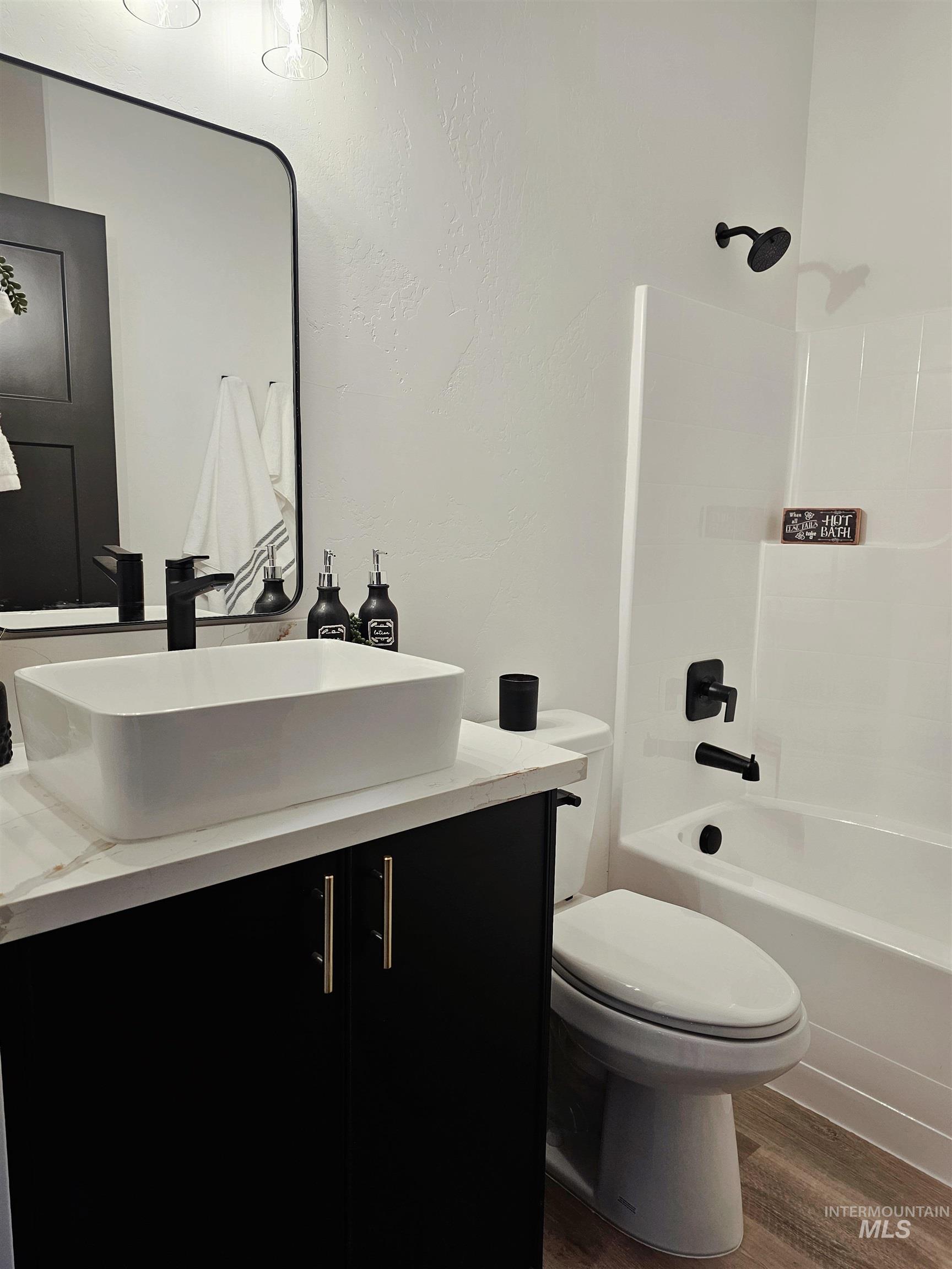 1209 Jade Dr.