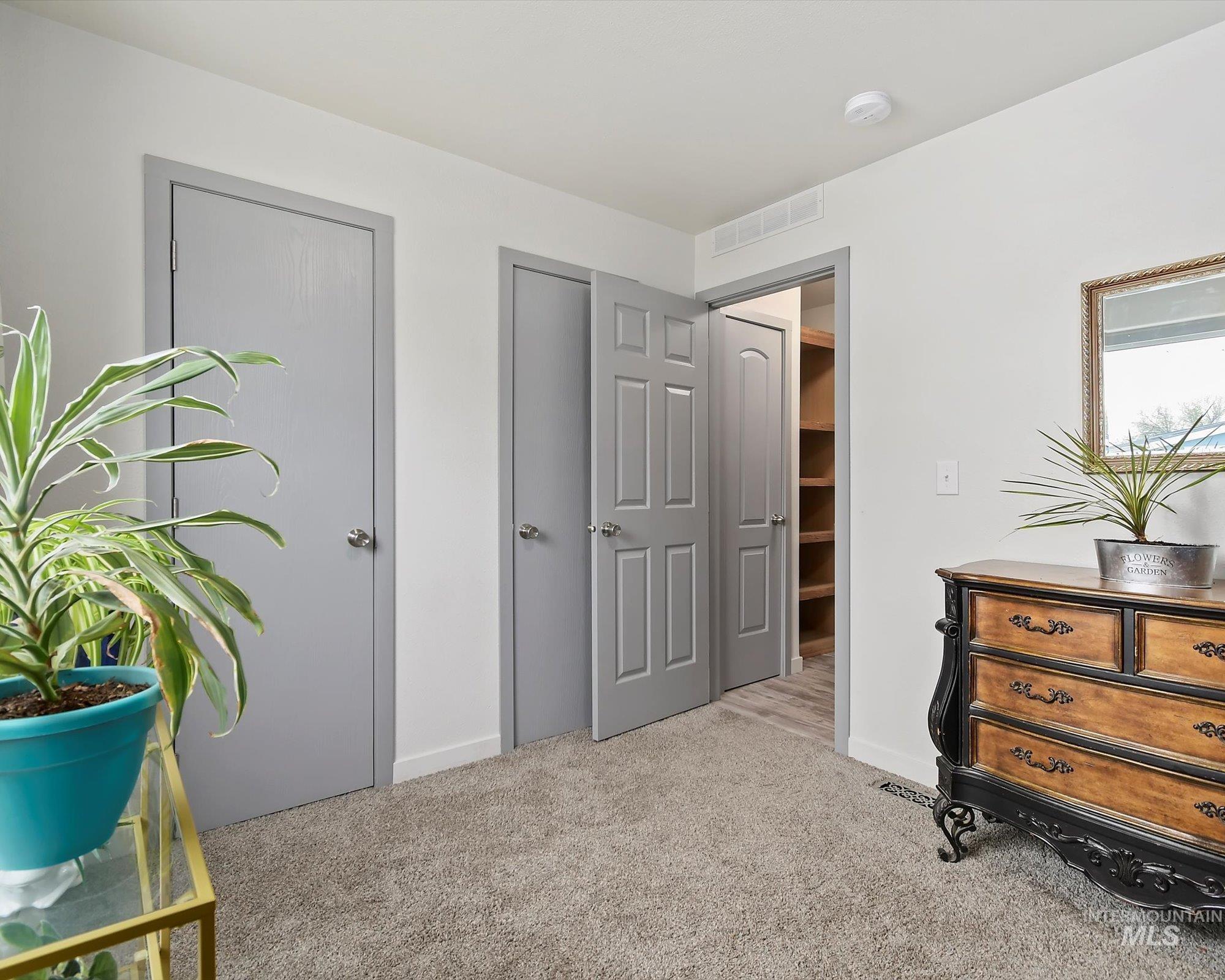 389 W Silver City Dr