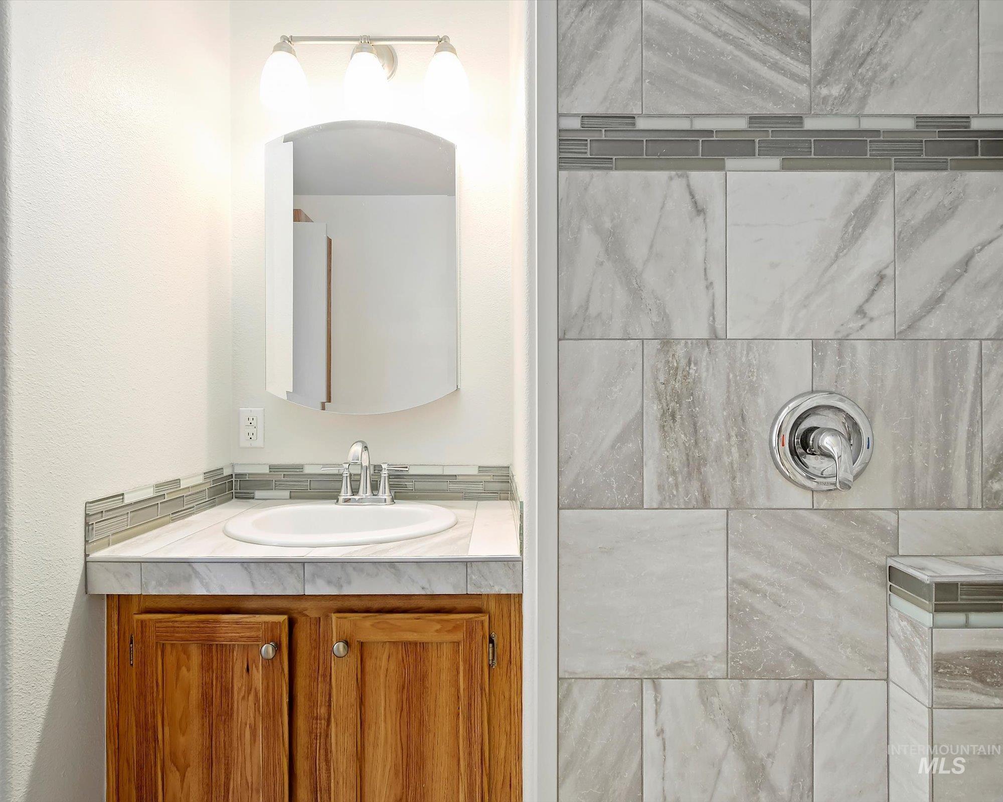 389 W Silver City Dr