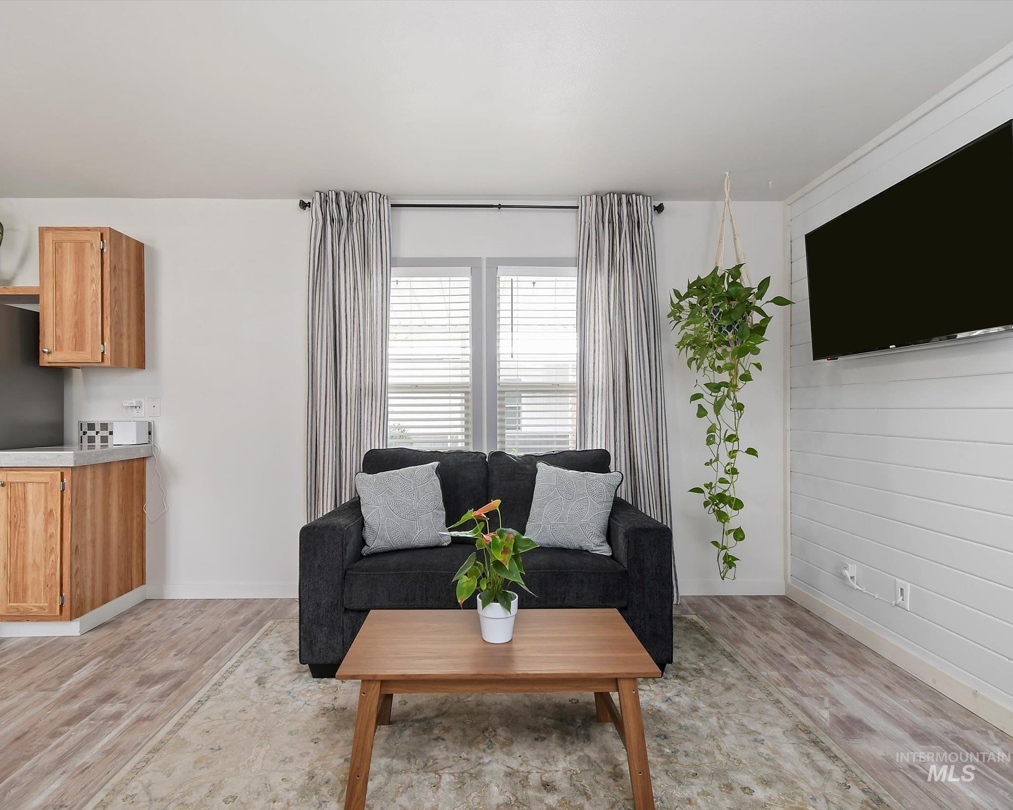 389 W Silver City Dr