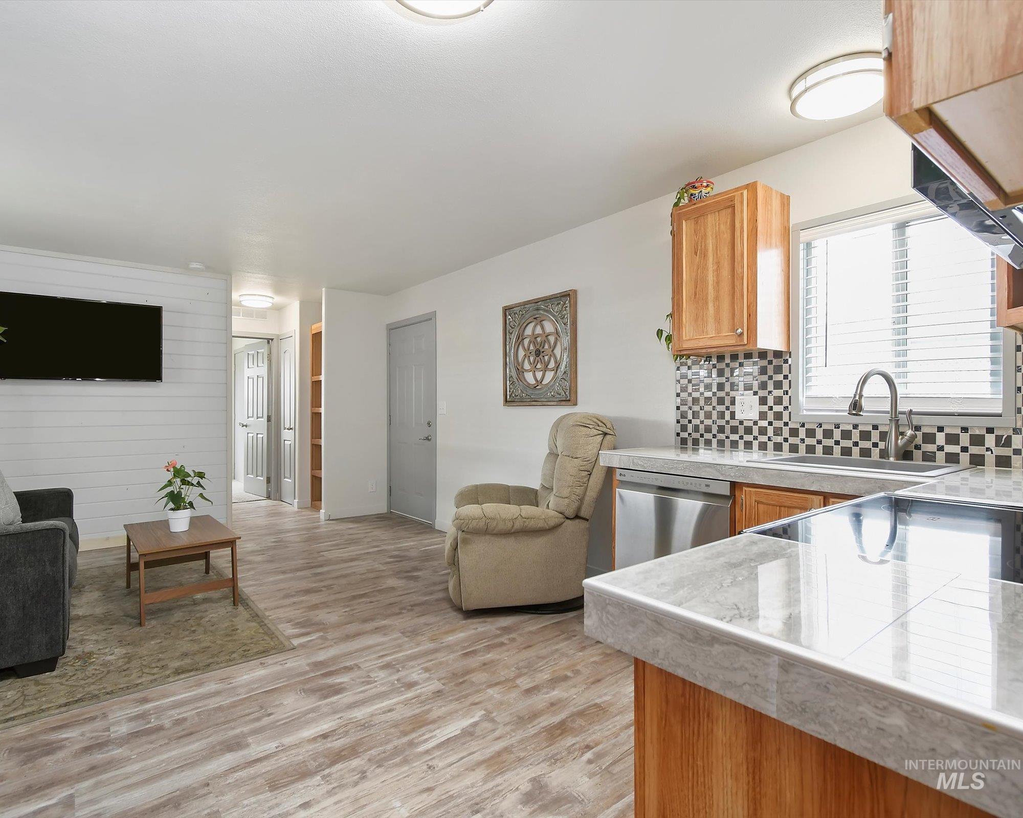 389 W Silver City Dr