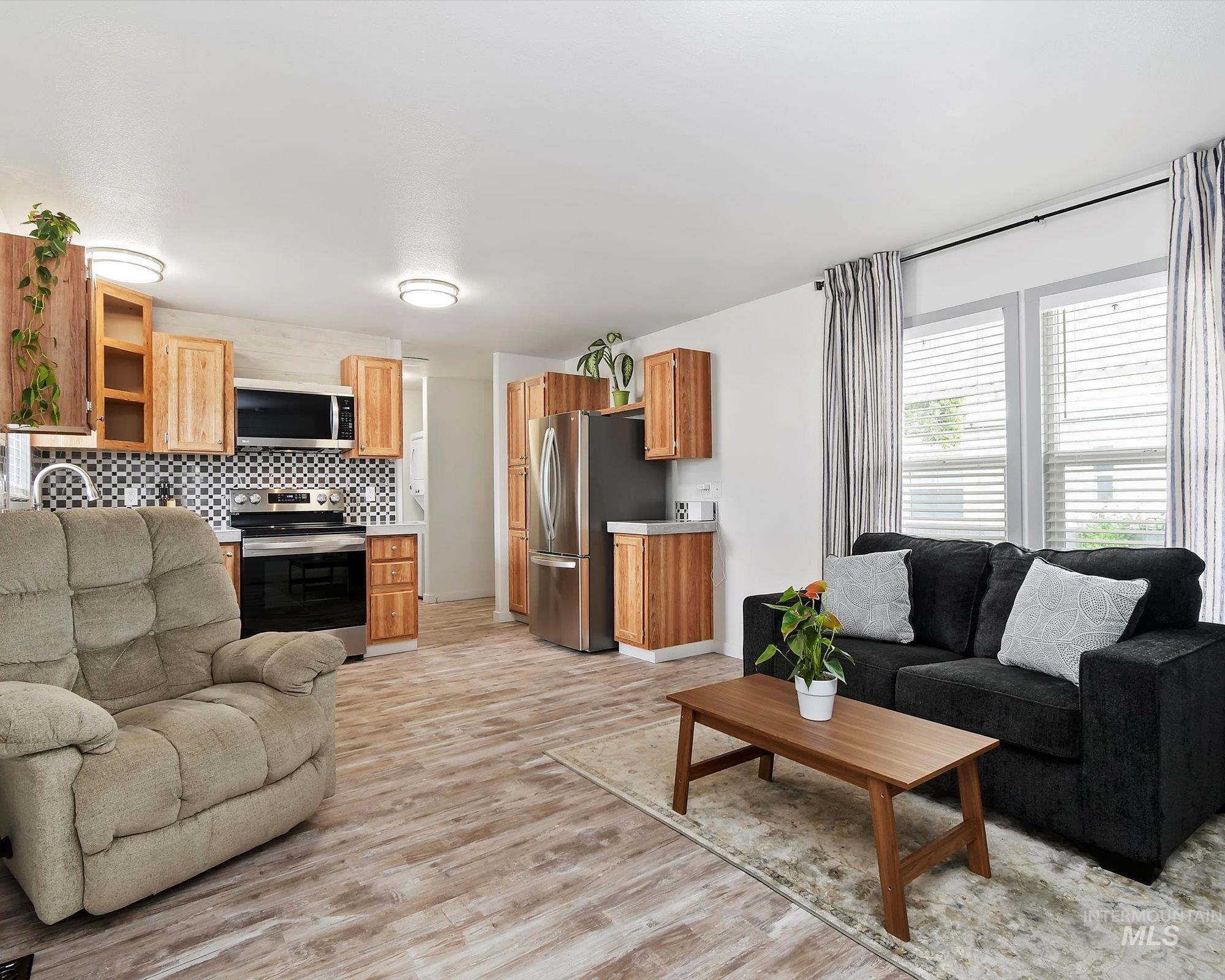 389 W Silver City Dr