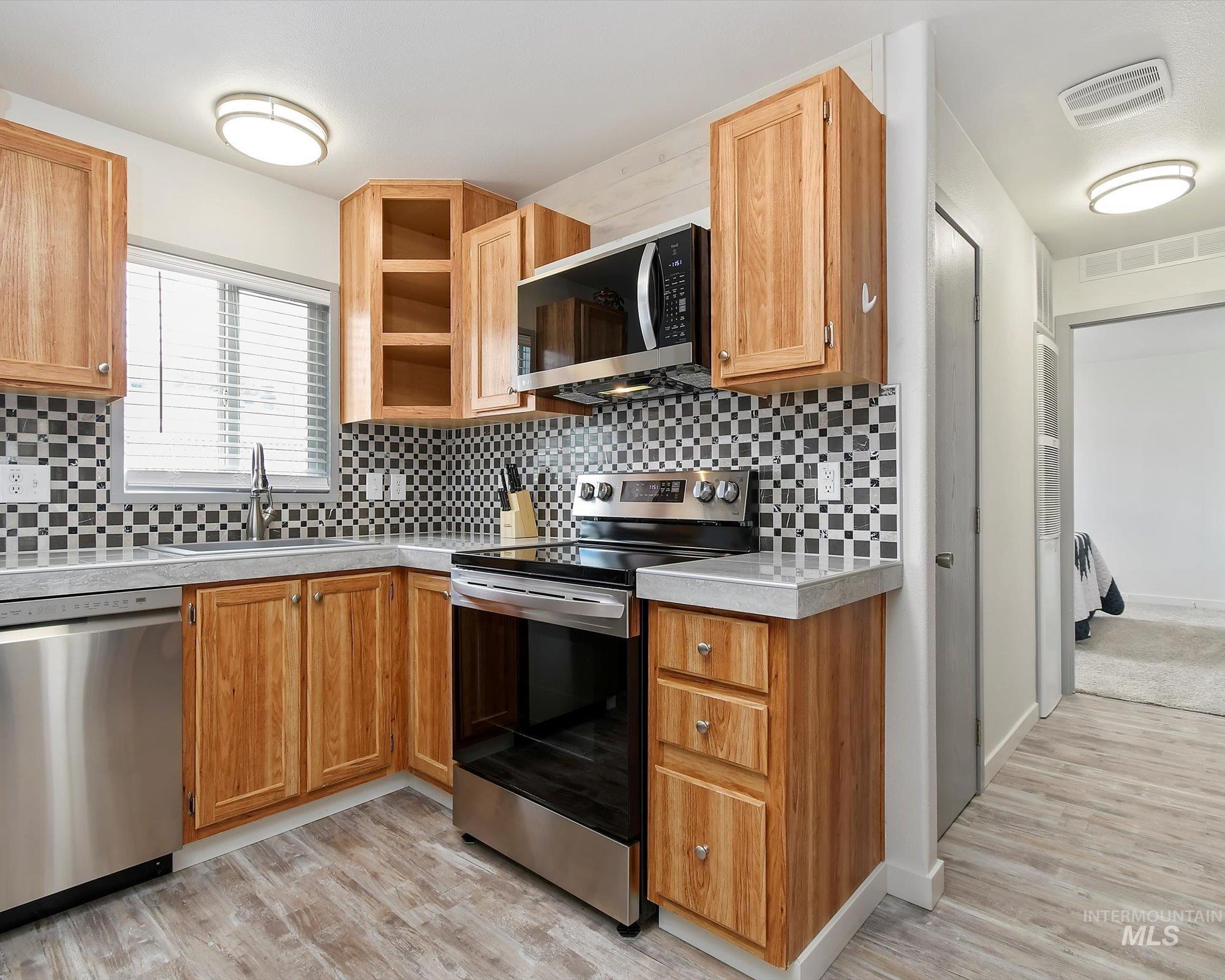 389 W Silver City Dr