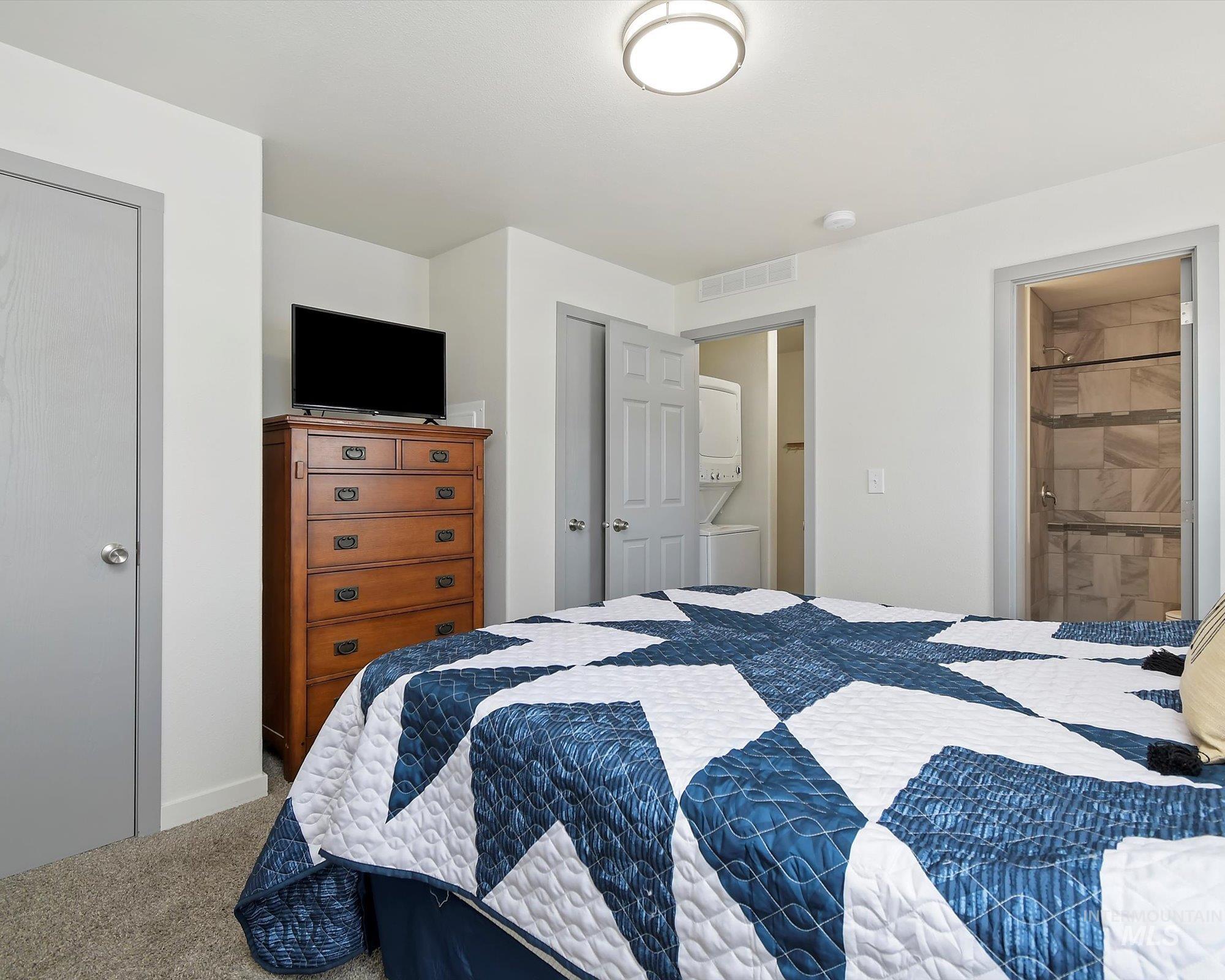 389 W Silver City Dr