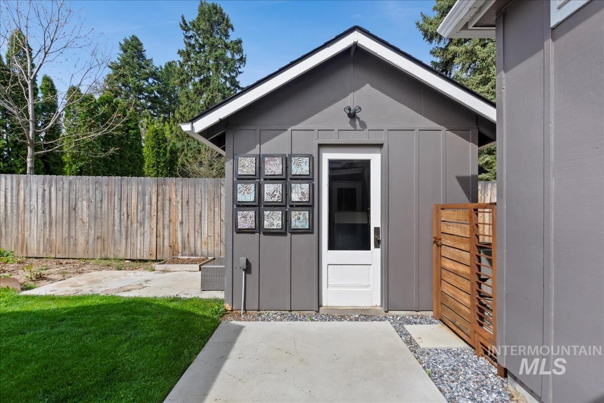 3501 W Kootenai St