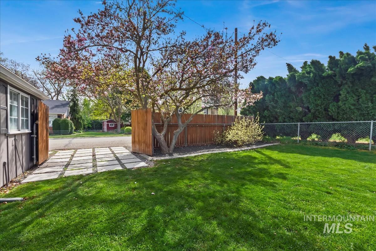 3501 W Kootenai St