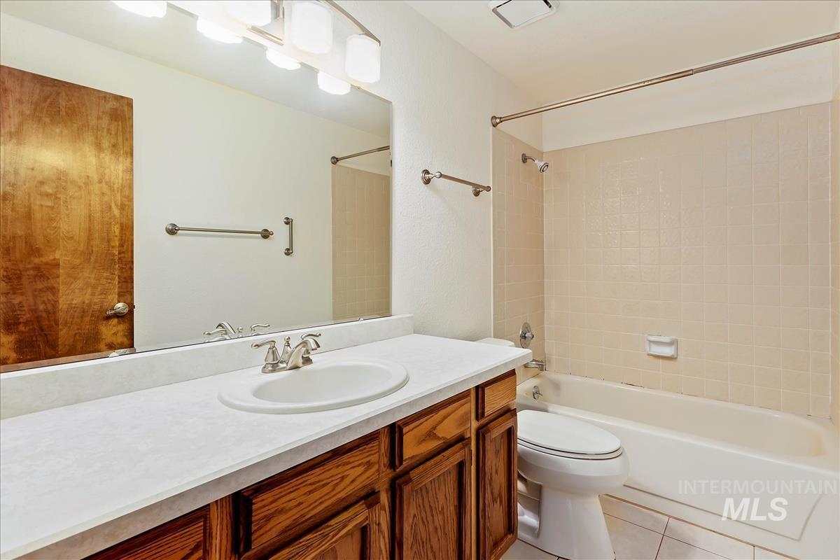 3516 S Weathered Ave