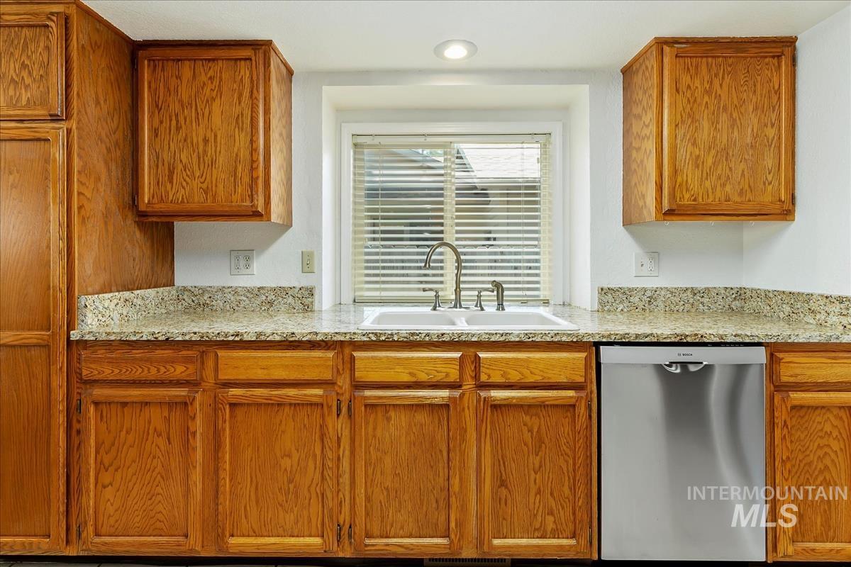 3516 S Weathered Ave