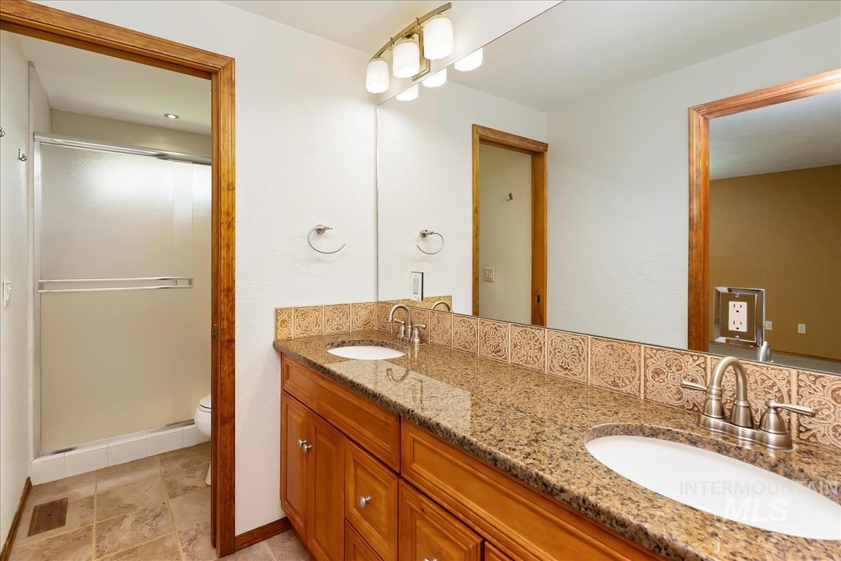 3516 S Weathered Ave