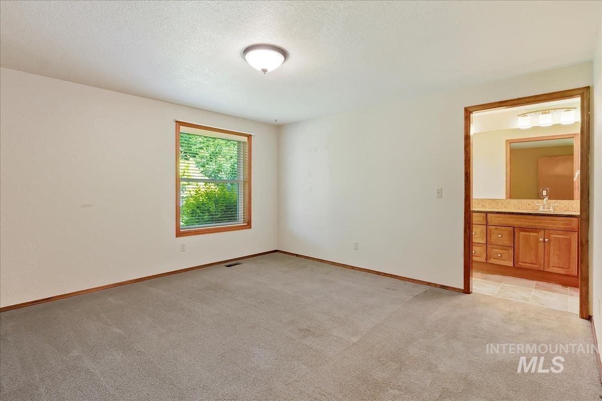 3516 S Weathered Ave