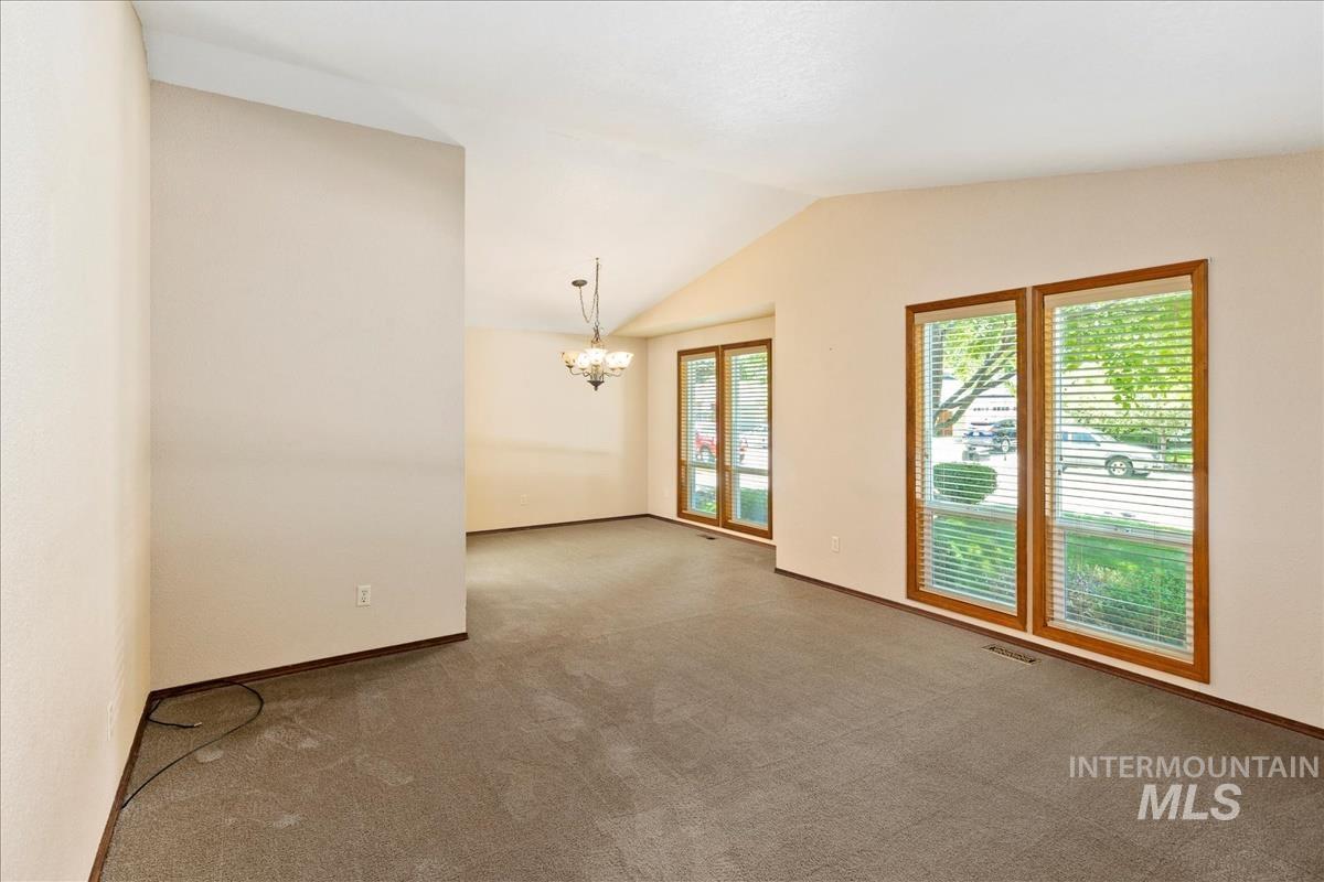 3516 S Weathered Ave