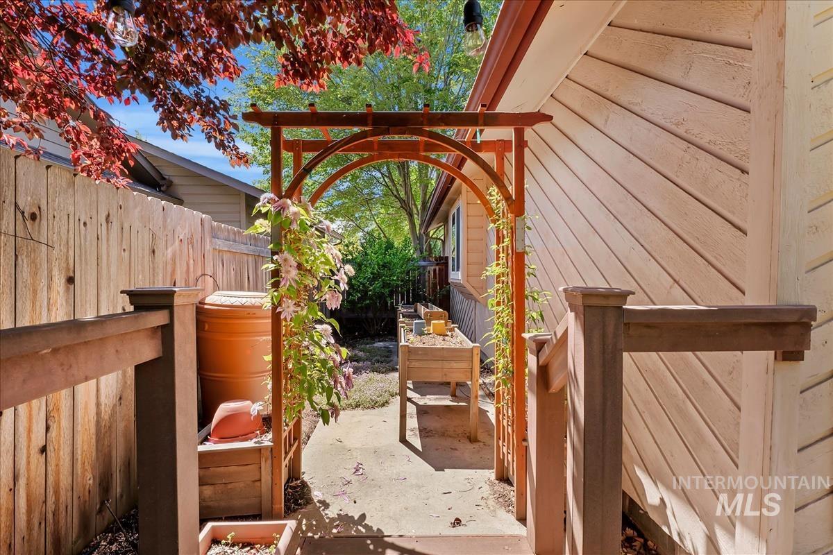 3516 S Weathered Ave