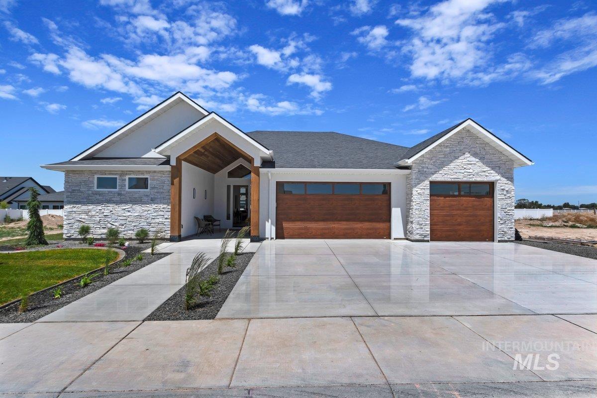 3157 Blue Moon Rd