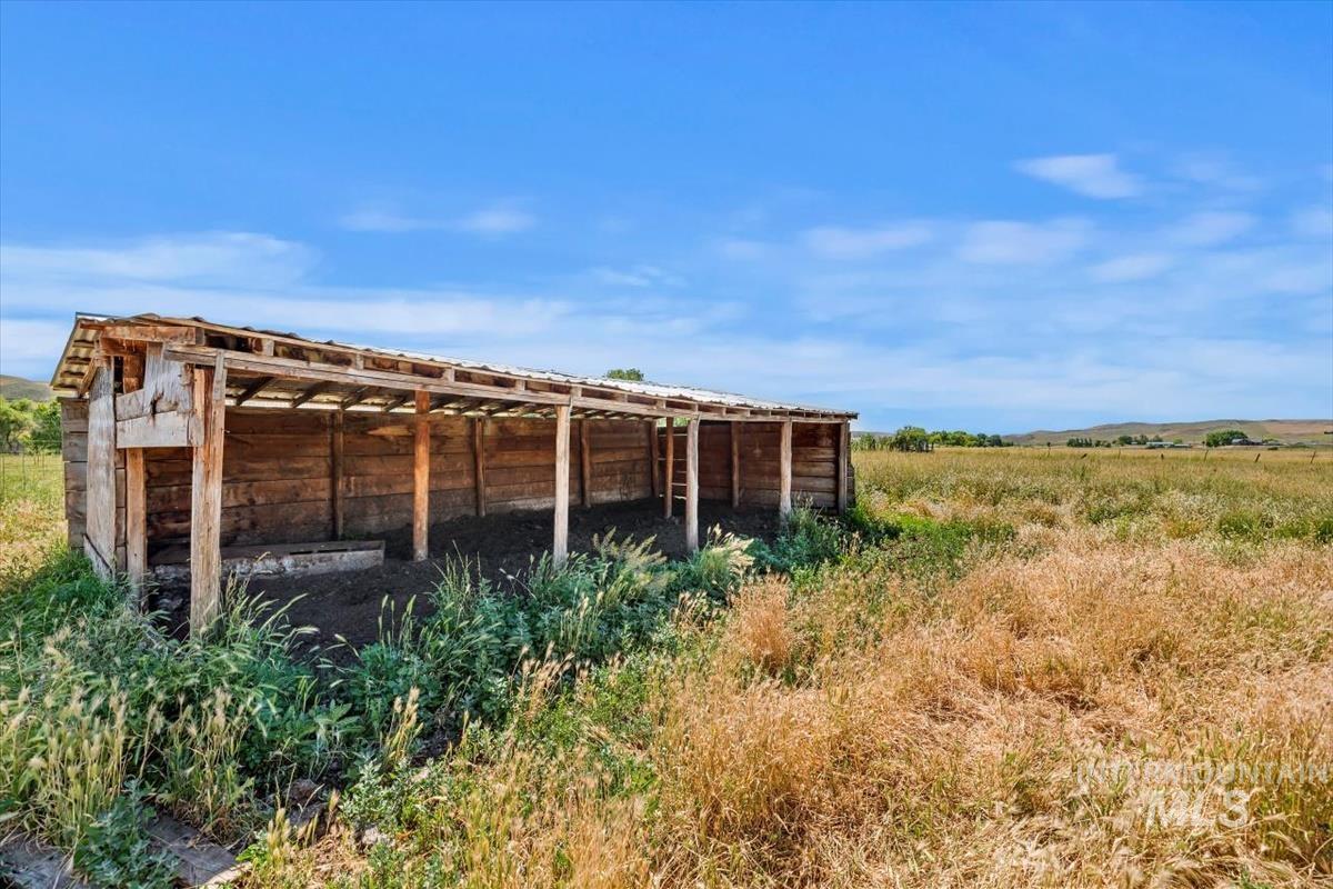 1468 Highway 95