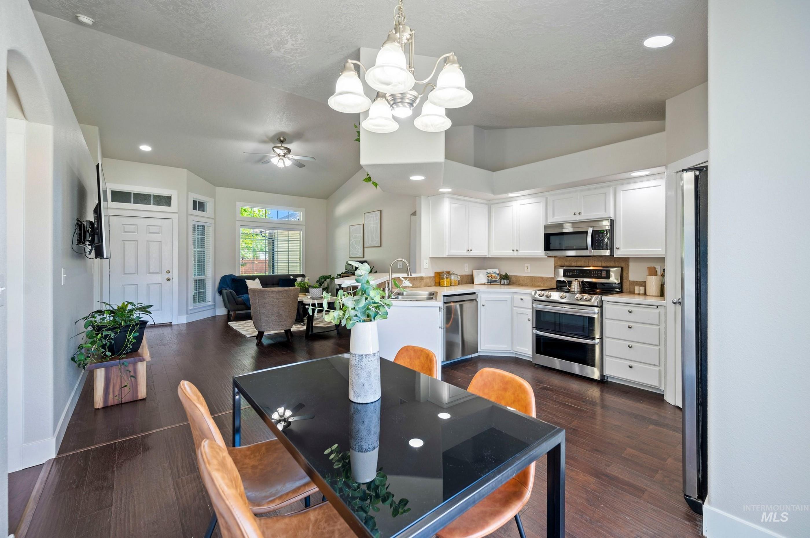 3152 S Priest River Ave