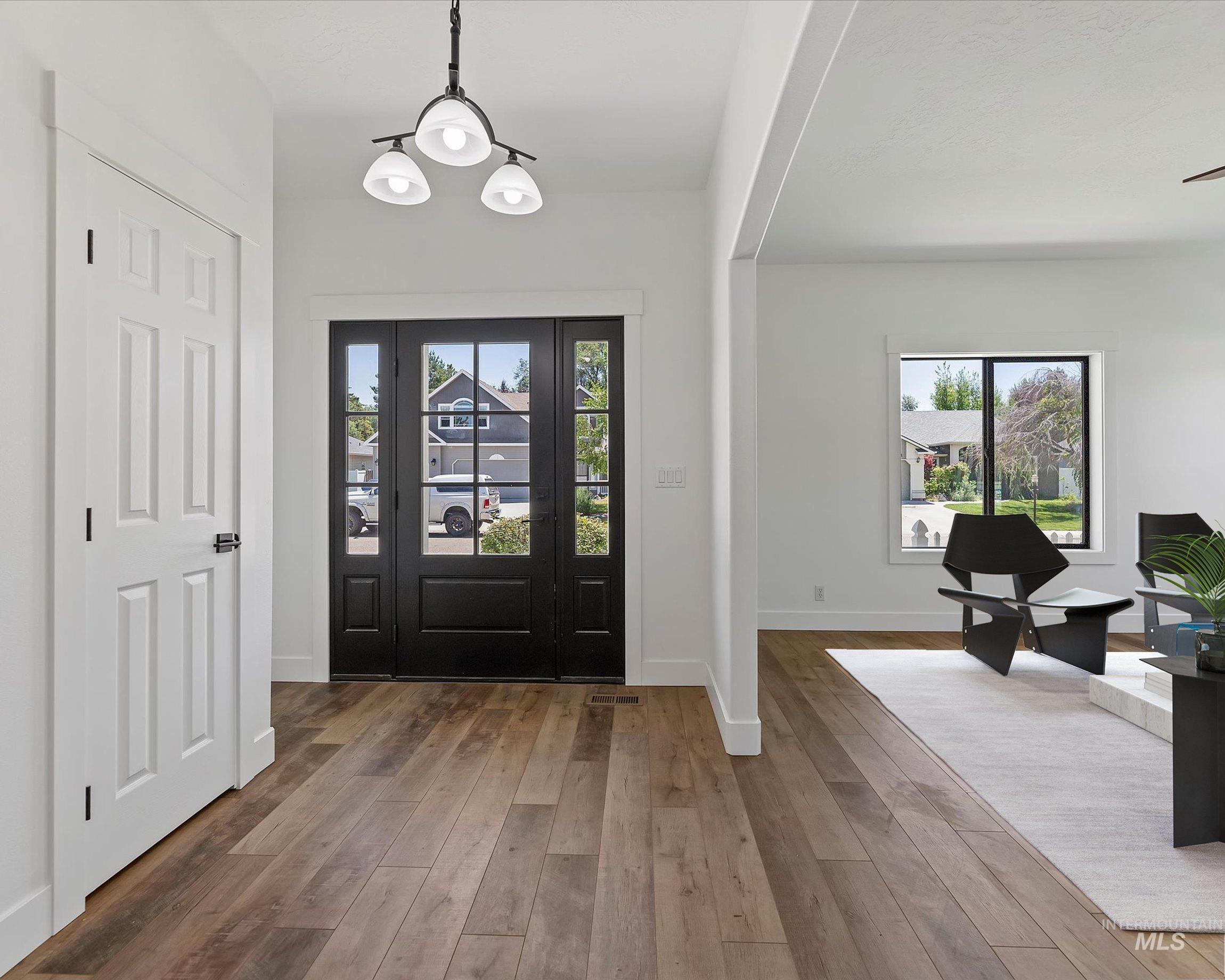 1306 E Desert View Way