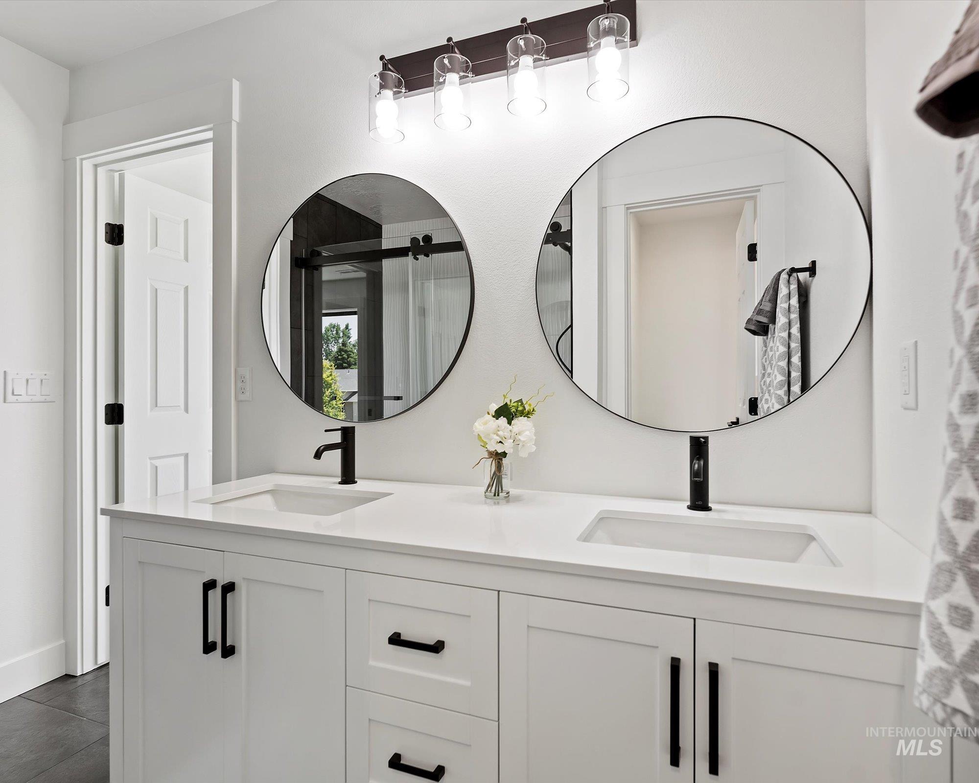 1306 E Desert View Way