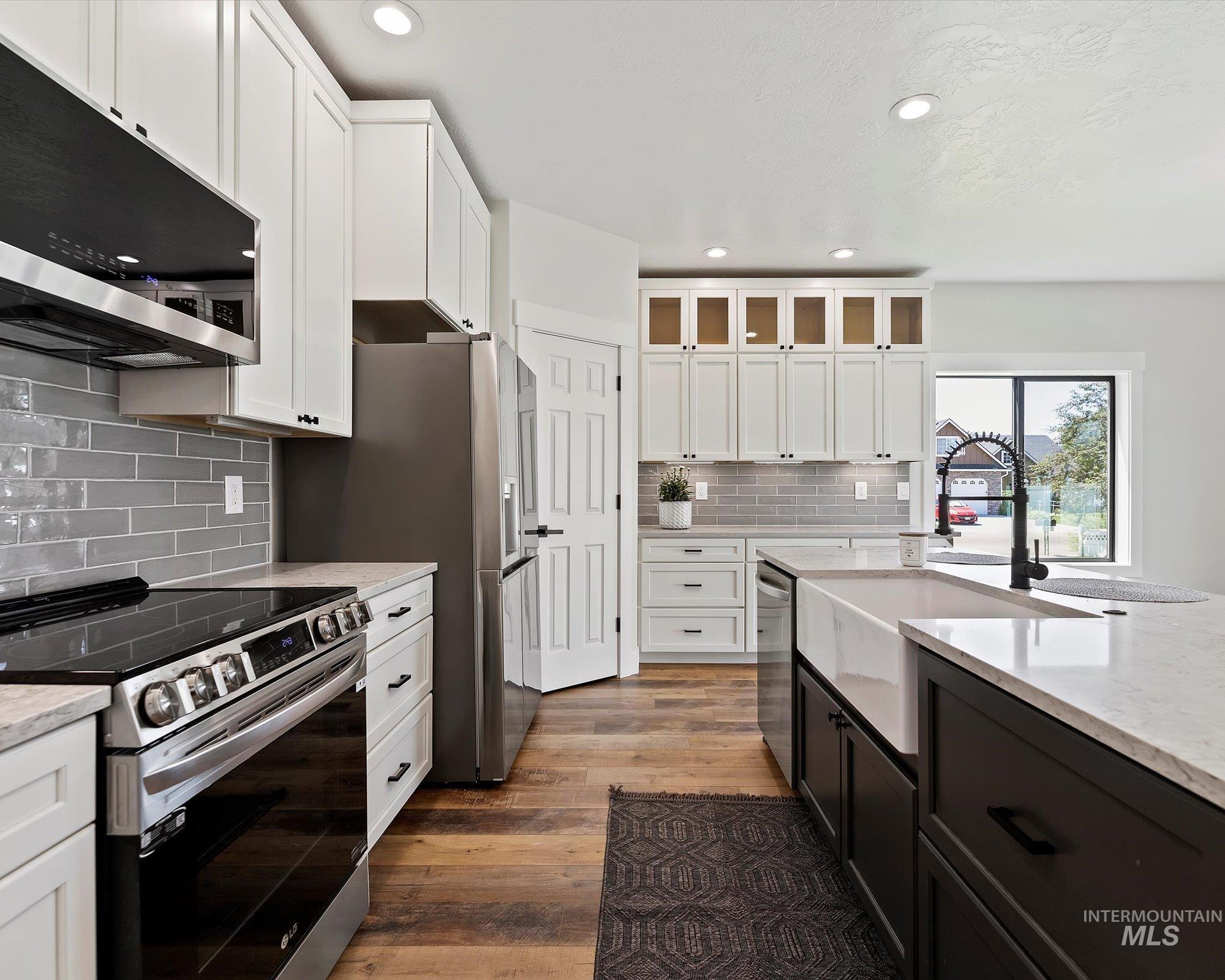 1306 E Desert View Way