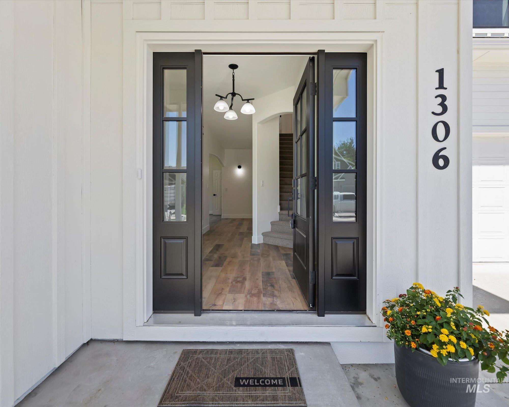 1306 E Desert View Way