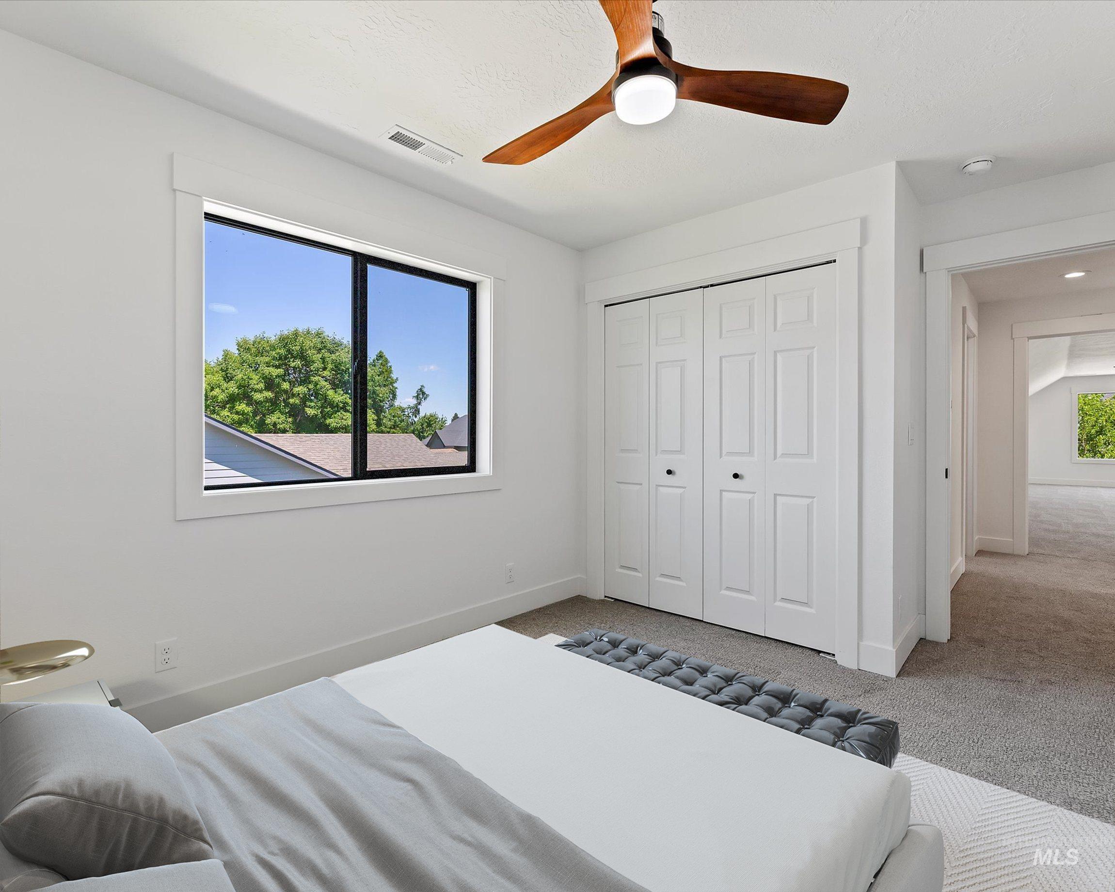 1306 E Desert View Way