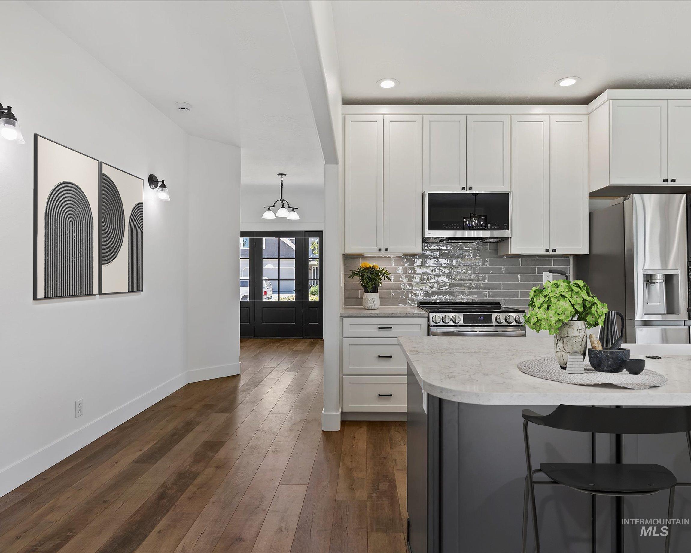 1306 E Desert View Way