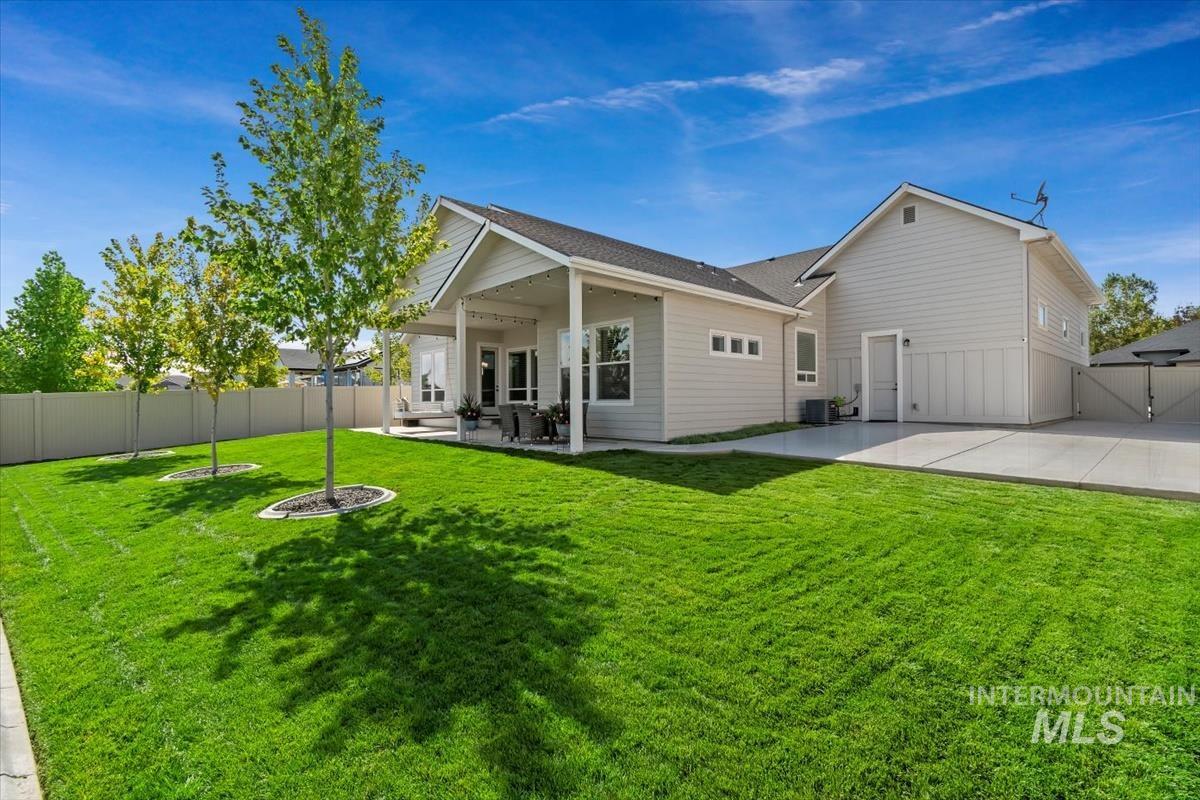 15266 Flora Springs Way