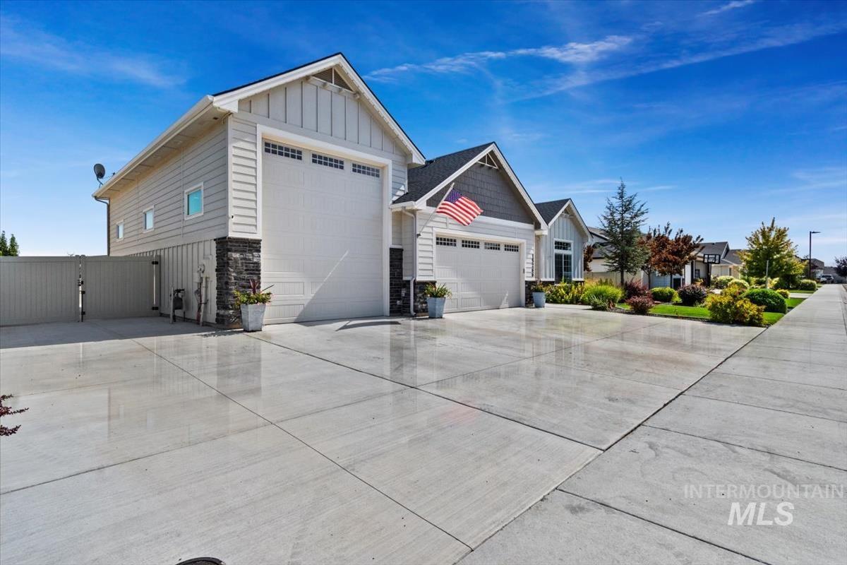 15266 Flora Springs Way