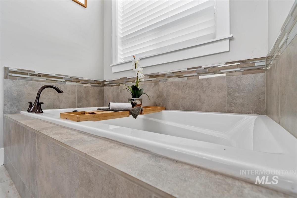 15266 Flora Springs Way