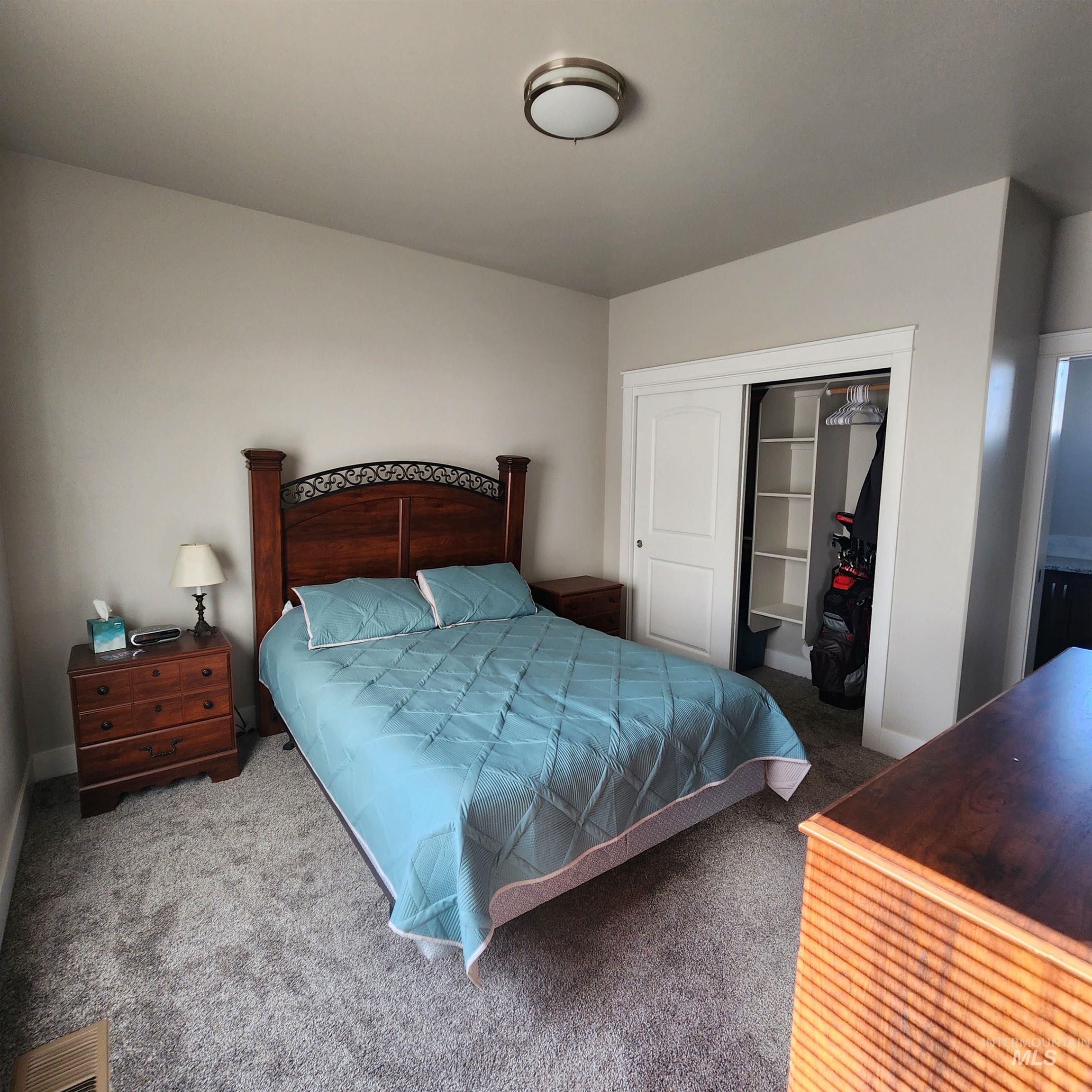 543 Lake Cleveland Street