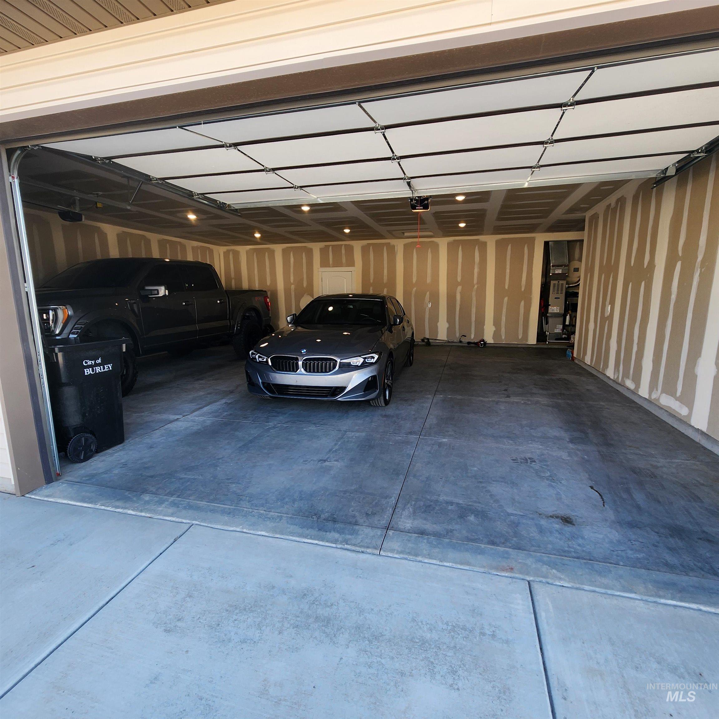 543 Lake Cleveland Street