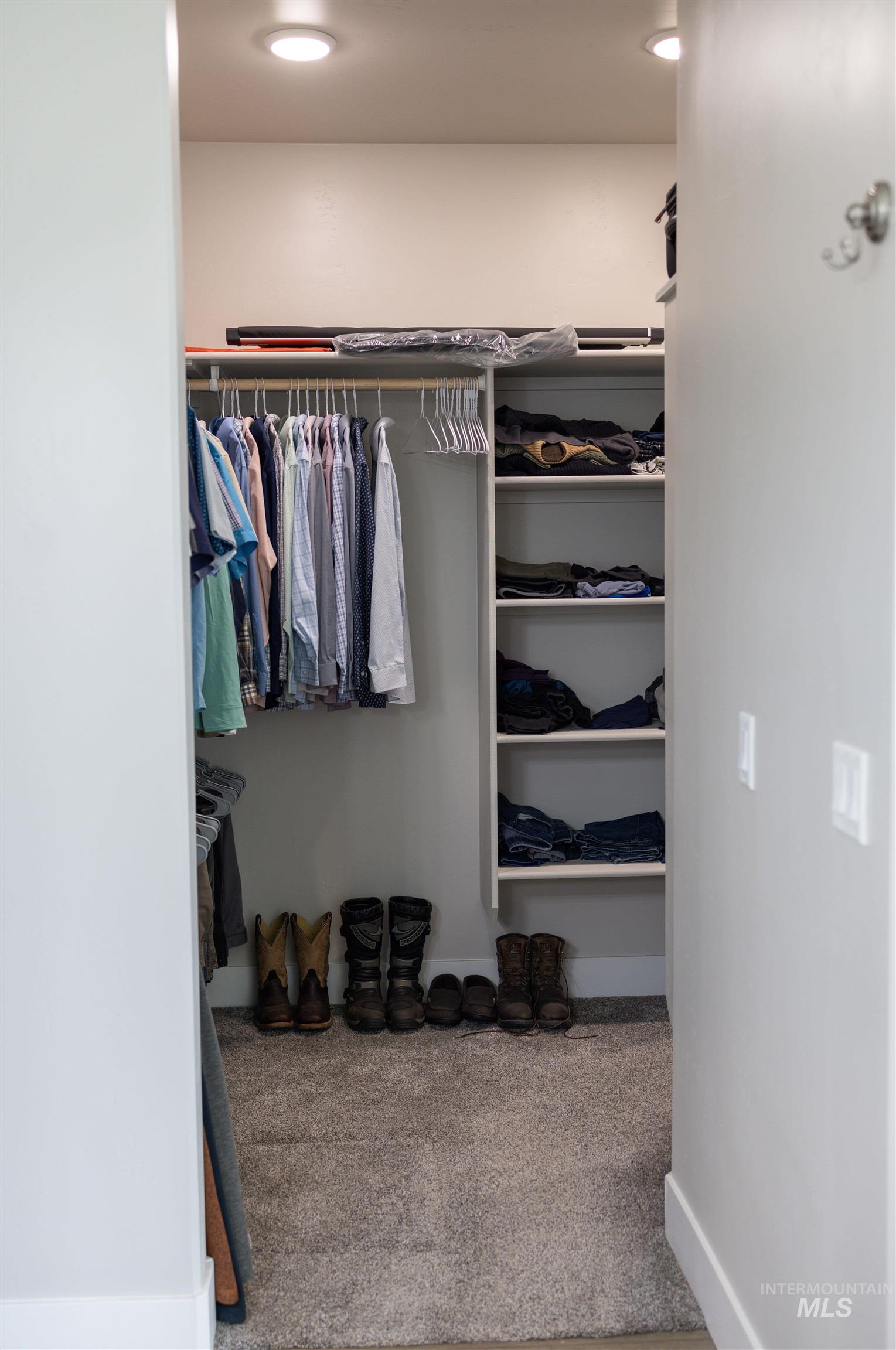 543 Lake Cleveland Street